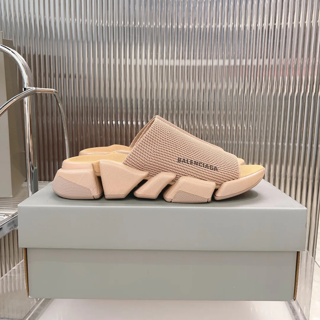Women's Flip-Flops BALENCIAGA 17182658