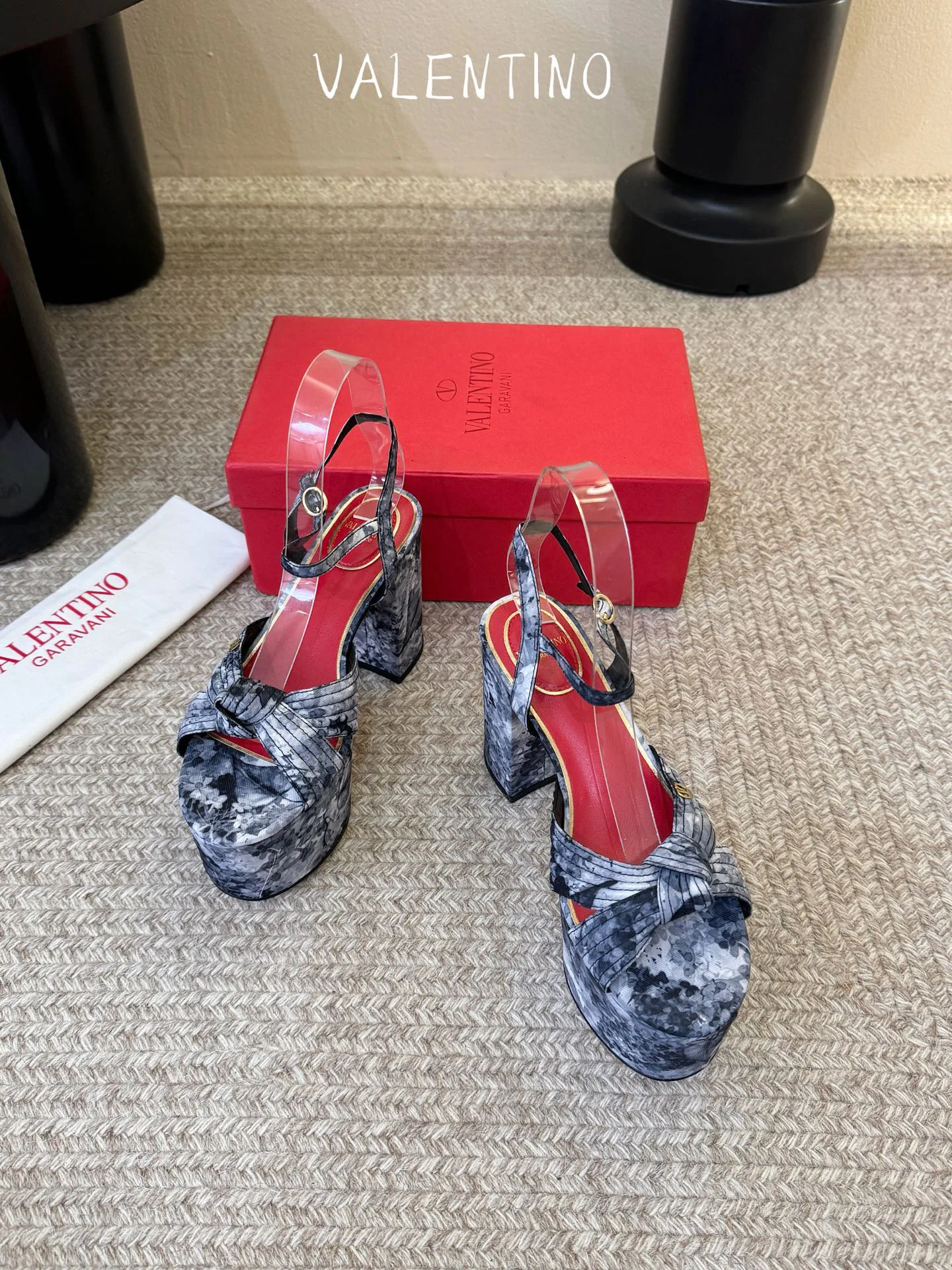 Women's Open-Toe Sandals VALENTINO 17396961