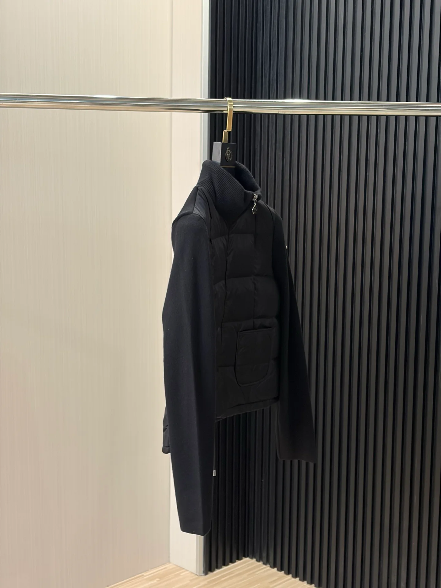 Куртки И Пуховики Мужские Moncler 18634493