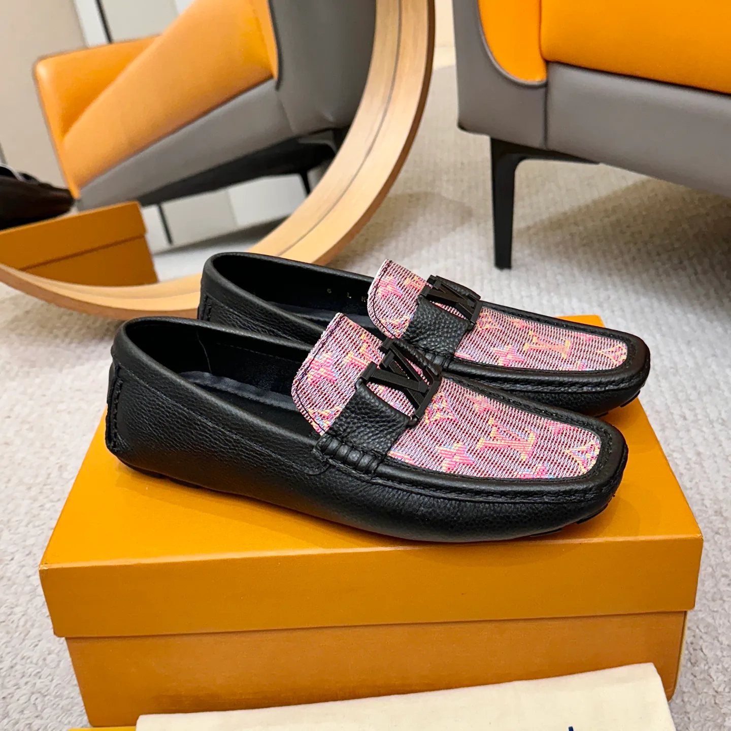 Men's Loafers And Dress Shoes LOUIS VUITTON 17514749