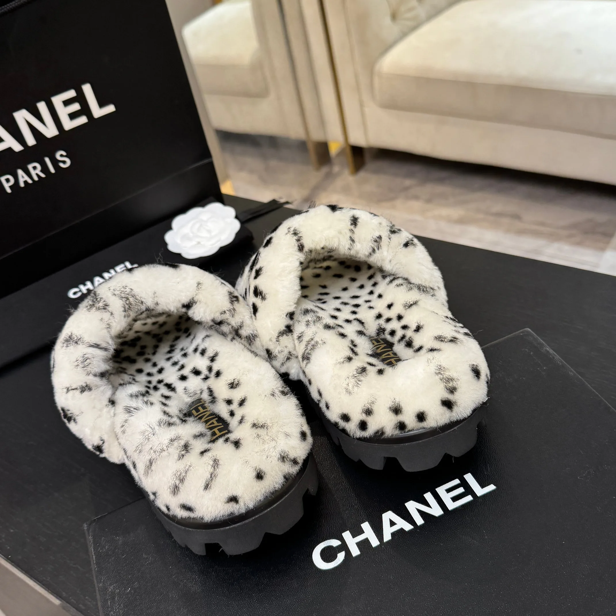 Women's Slippers CHANEL 18062756