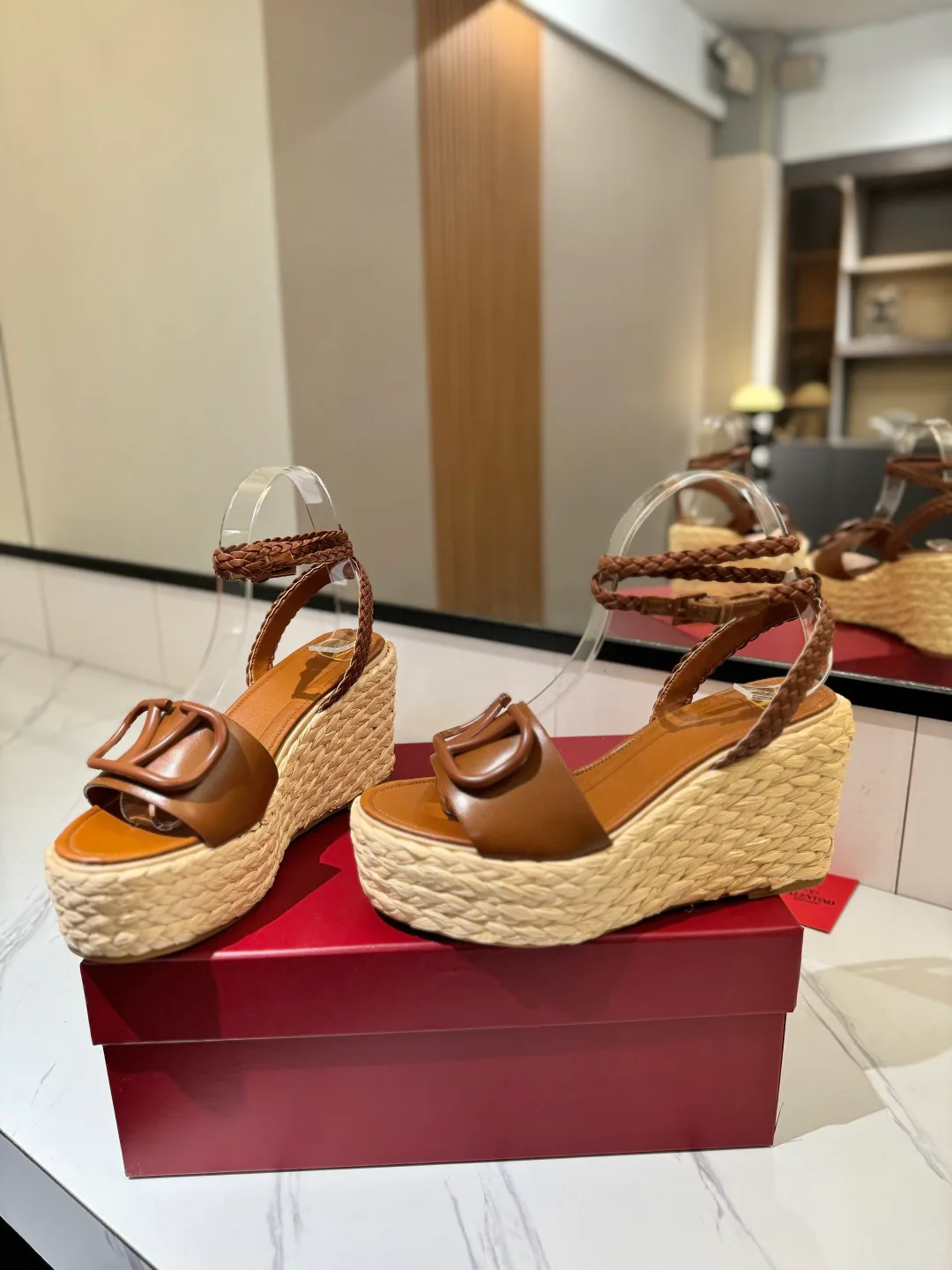 Women's Open-Toe Sandals VALENTINO 17946622