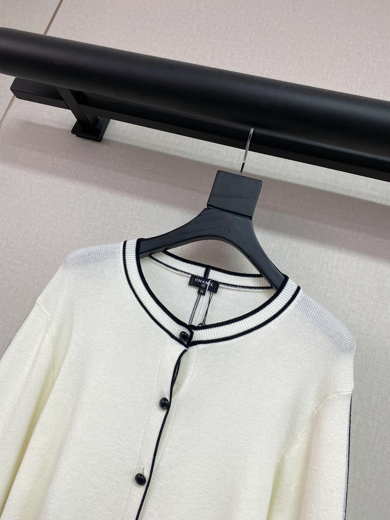 Women's Jumpers And Sweaters CHANEL 18232429