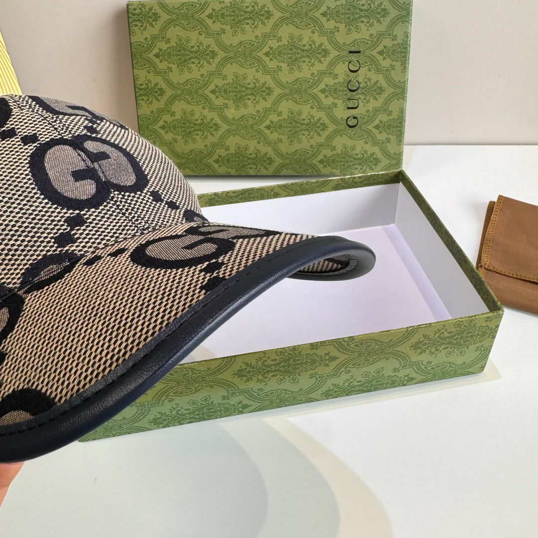 Hats GUCCI 17604796