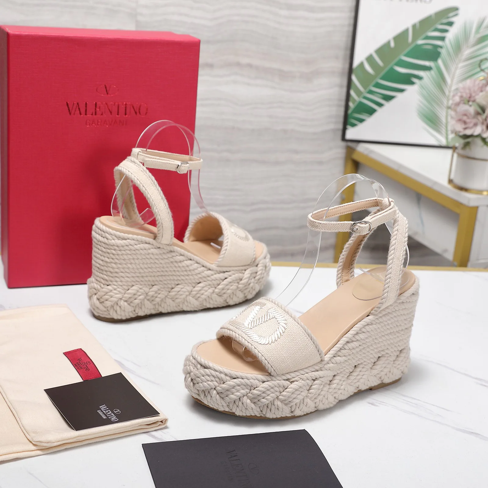 Women's Open-Toe Sandals VALENTINO 17371720