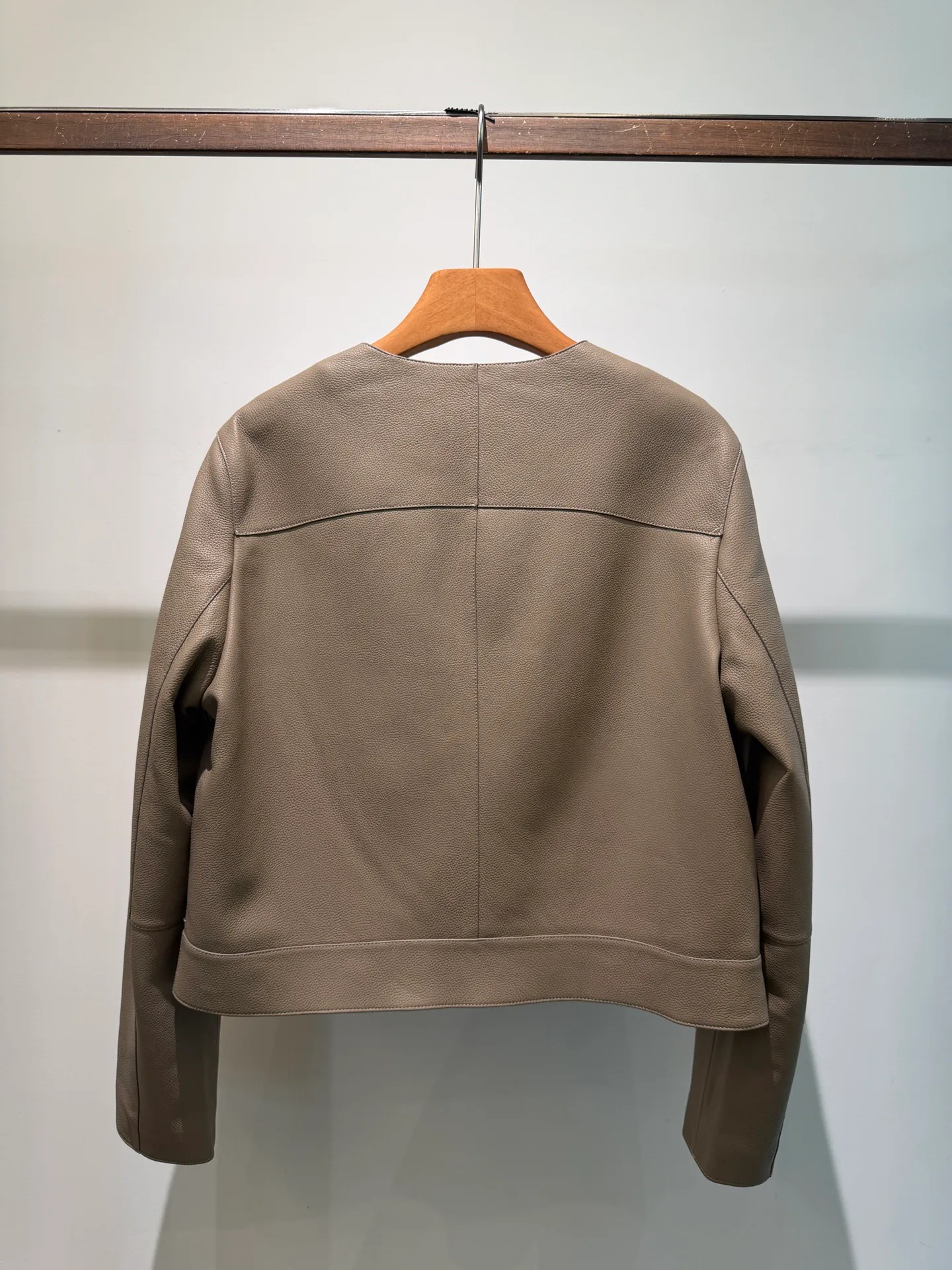 Women's Leather Jackets And Sheepskin Coats HERMES 18430885