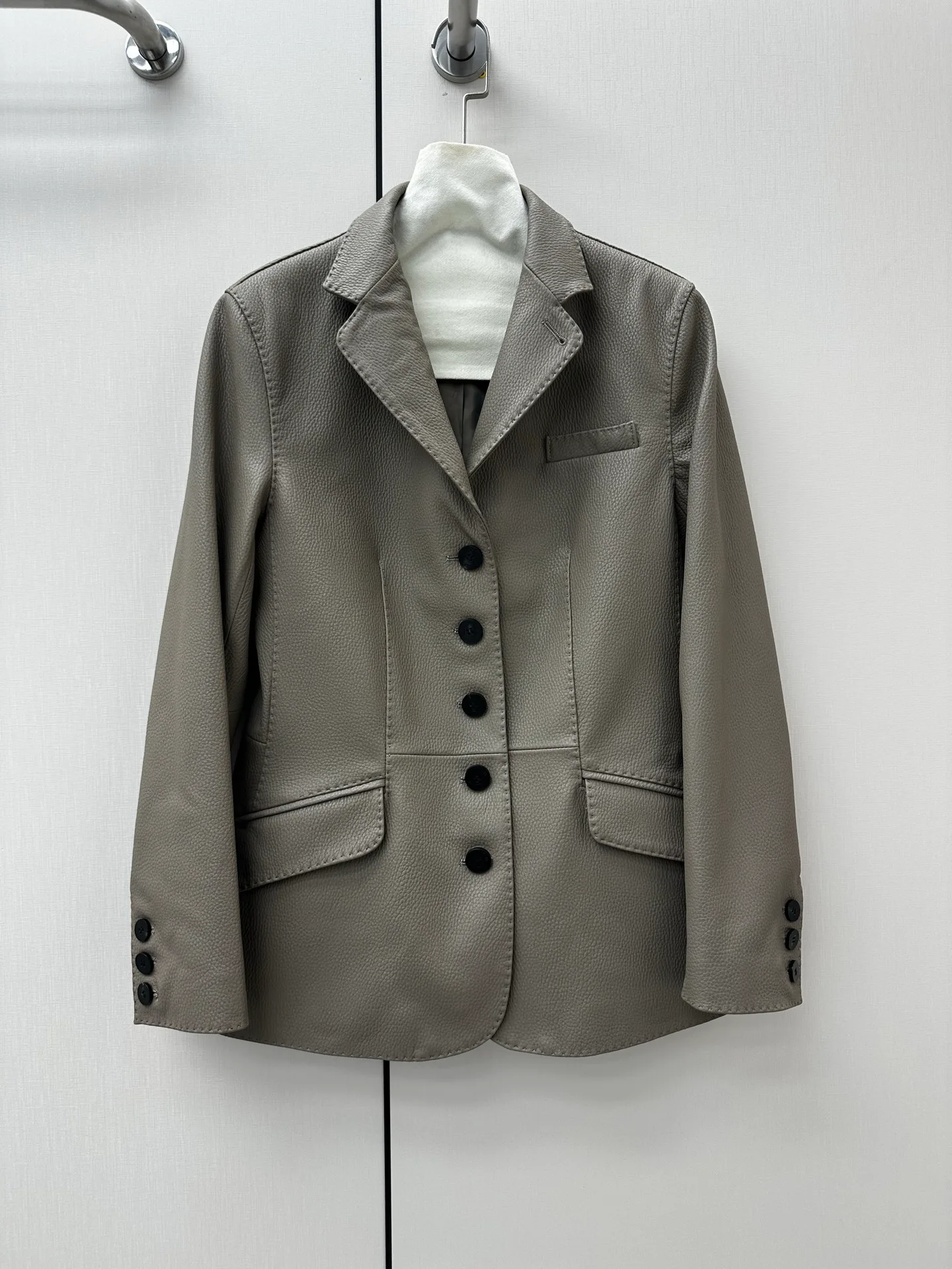 Women's Leather Jackets And Sheepskin Coats HERMES 17675980