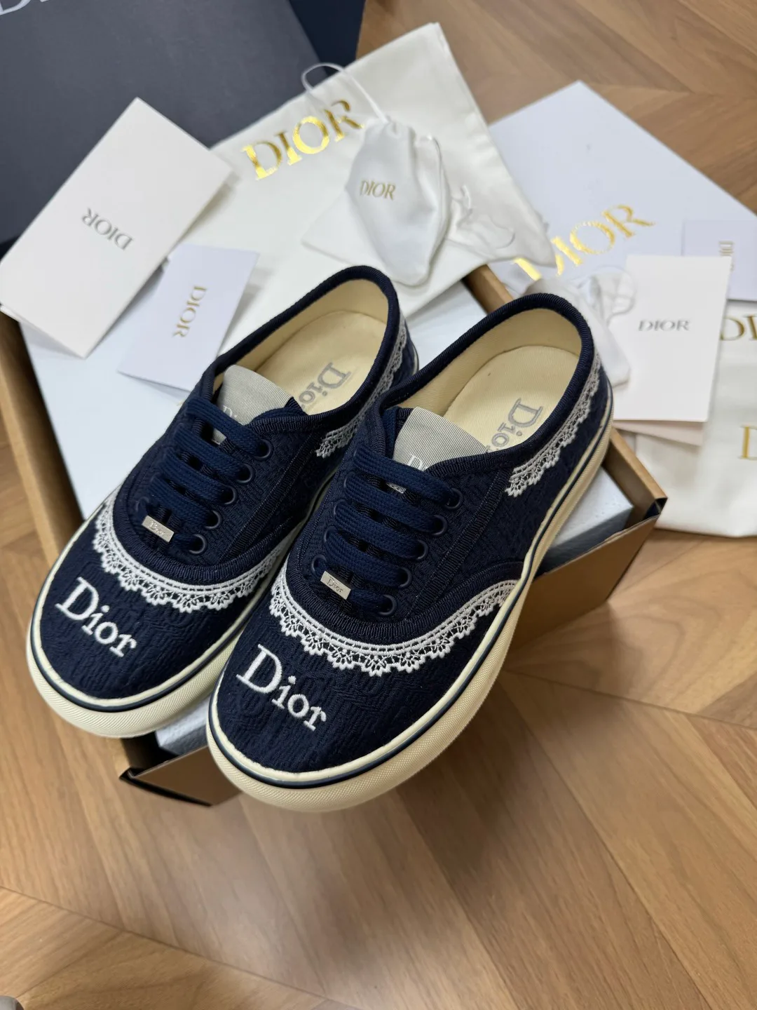Women's Sneakers CHRISTIAN DIOR 17902823