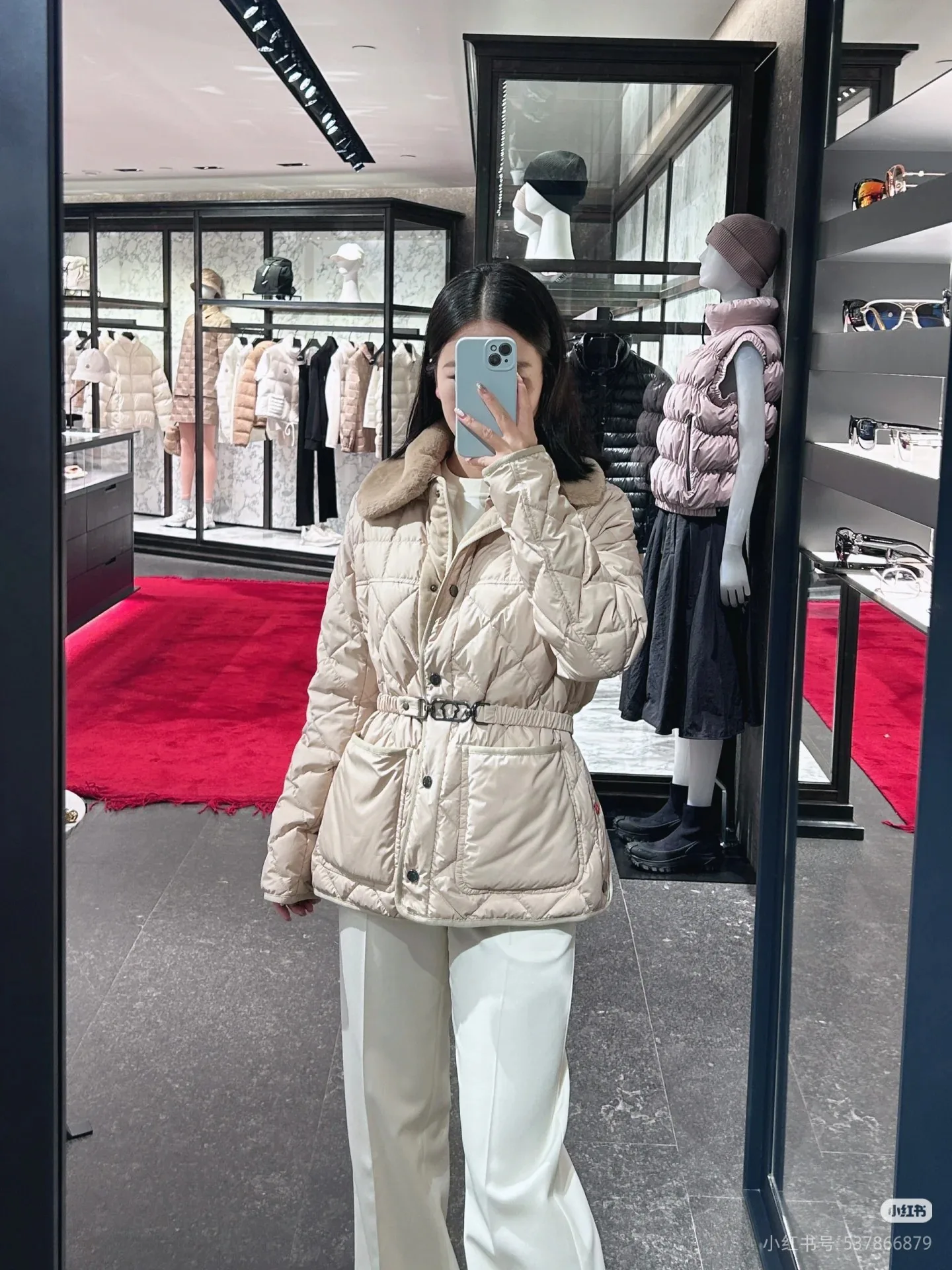 Women's Jackets And Down Jackets MONCLER 18044322