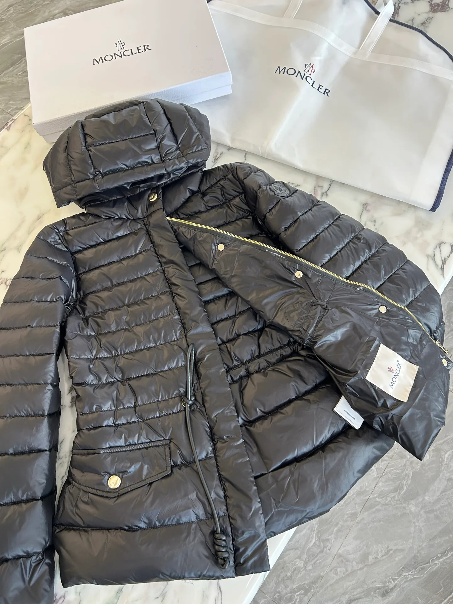 Men's Jackets And Down Jackets MONCLER 18330338