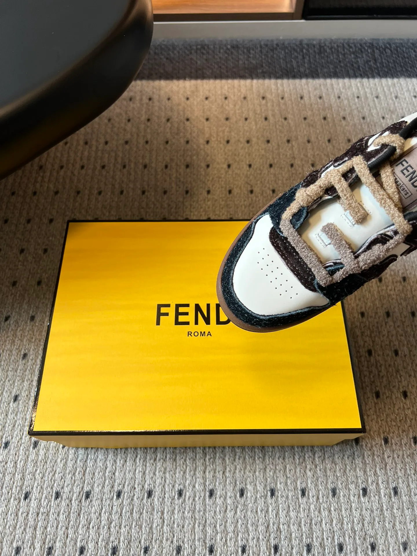 Women's Sneakers FENDI 18497968