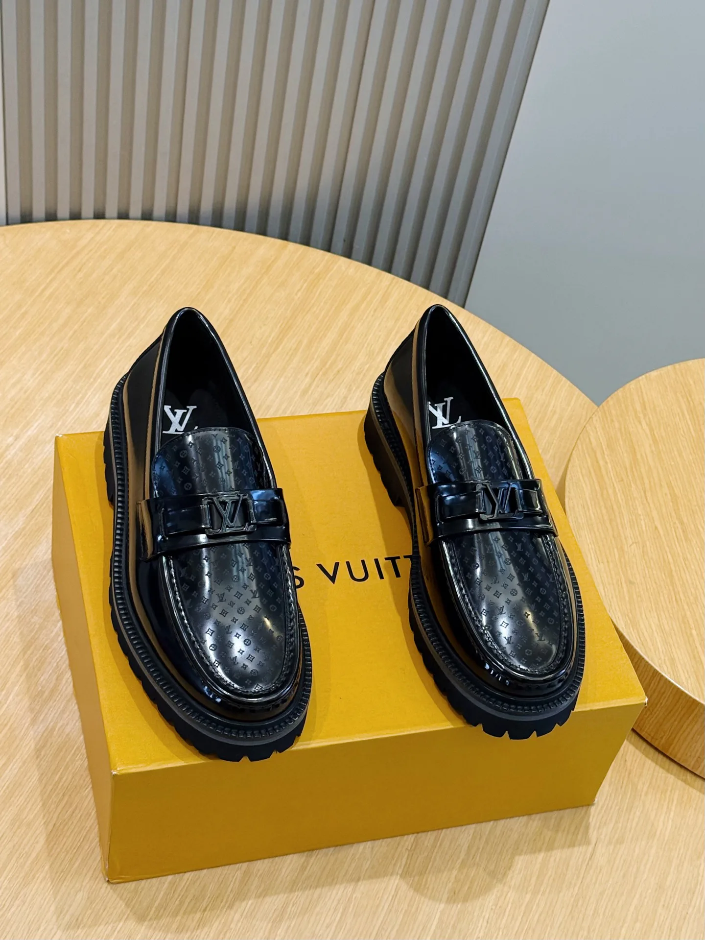 Лоферы И Туфли Мужские Louis Vuitton 18597608