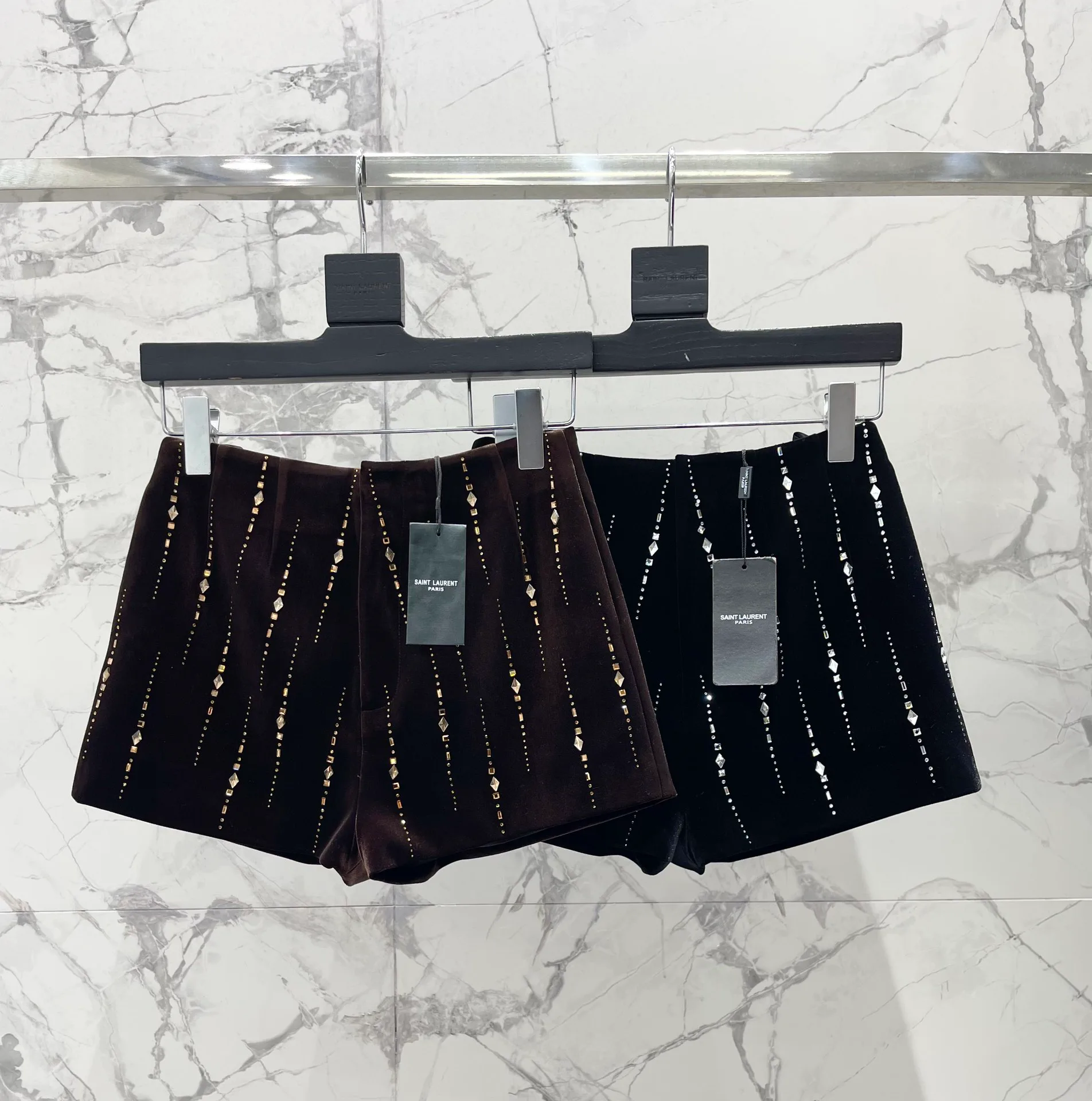 Women's Shorts SAINT LAURENT 18478749