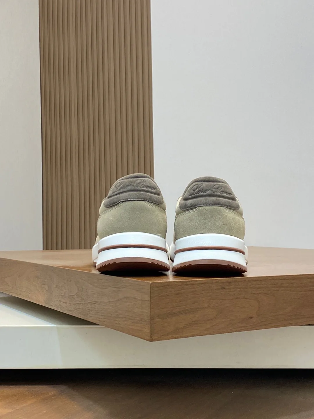 Men's Sneakers LORO PIANA 17942768