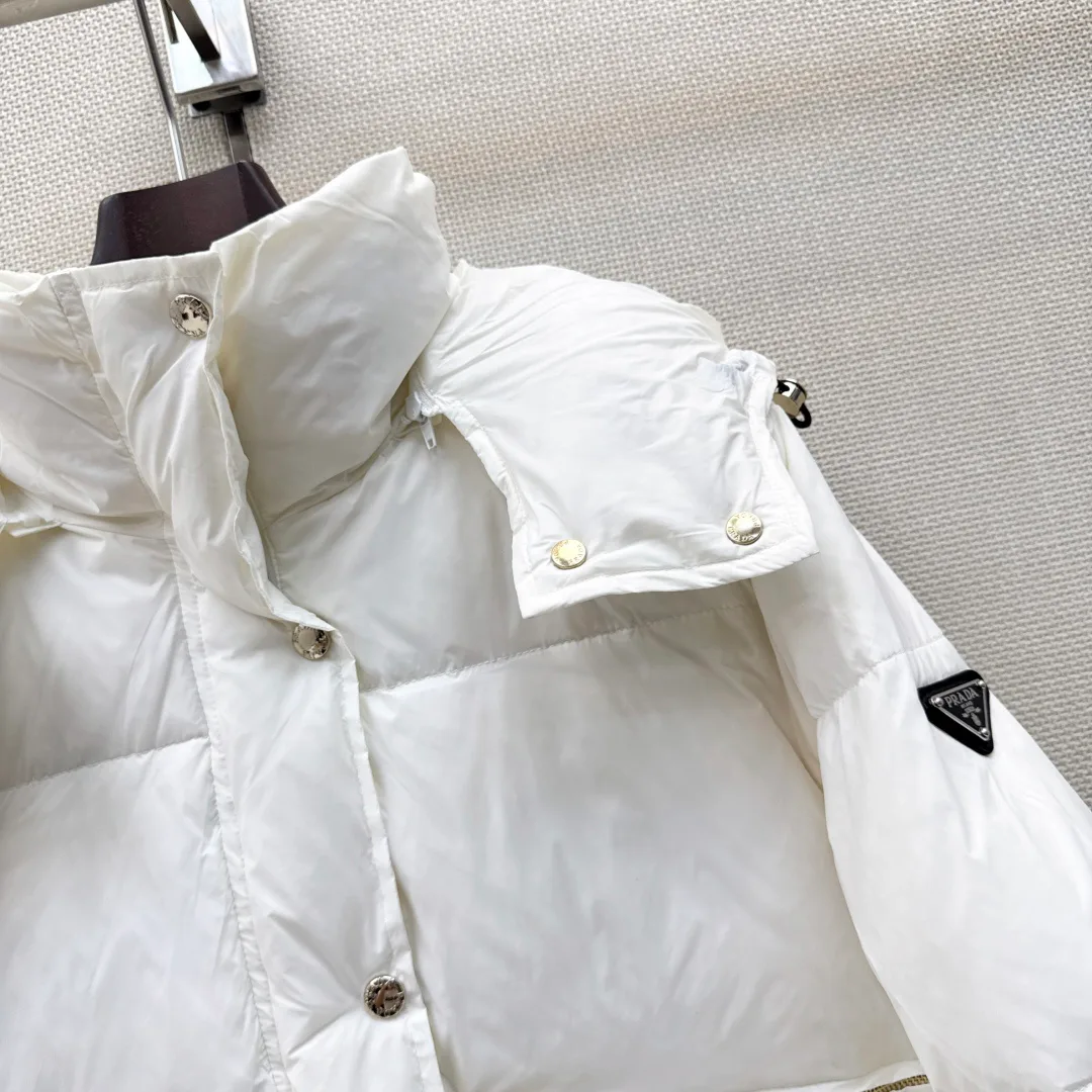 Women's Jackets And Down Jackets PRADA 18438365