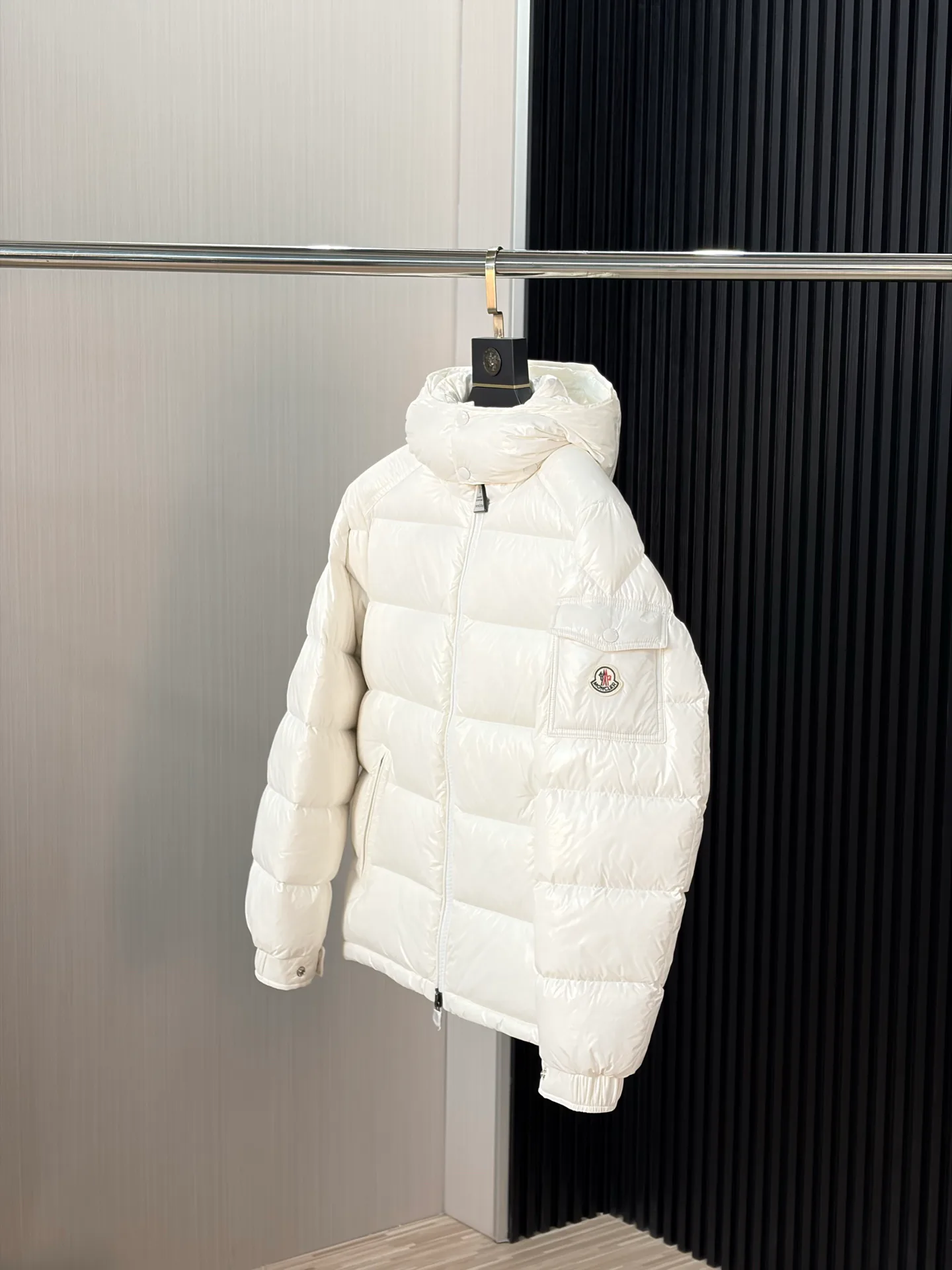 Women's Jackets And Down Jackets MONCLER 18228820