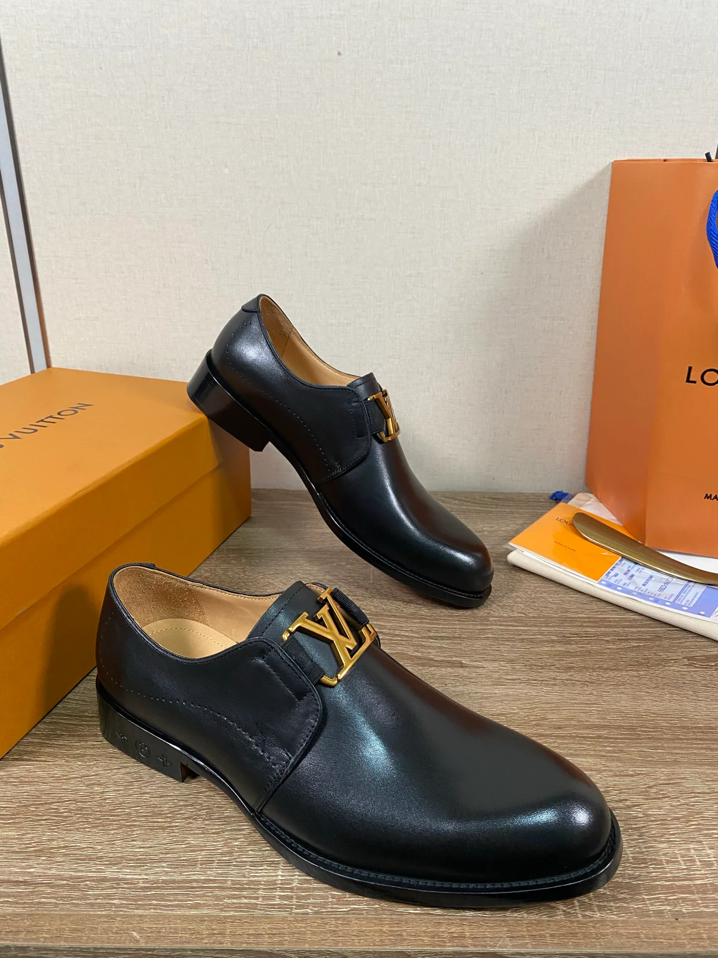 Men's Loafers And Dress Shoes LOUIS VUITTON 18078687