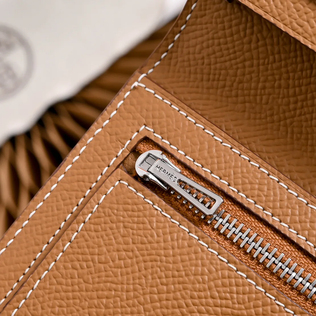 Women's Clutches HERMES 18077447