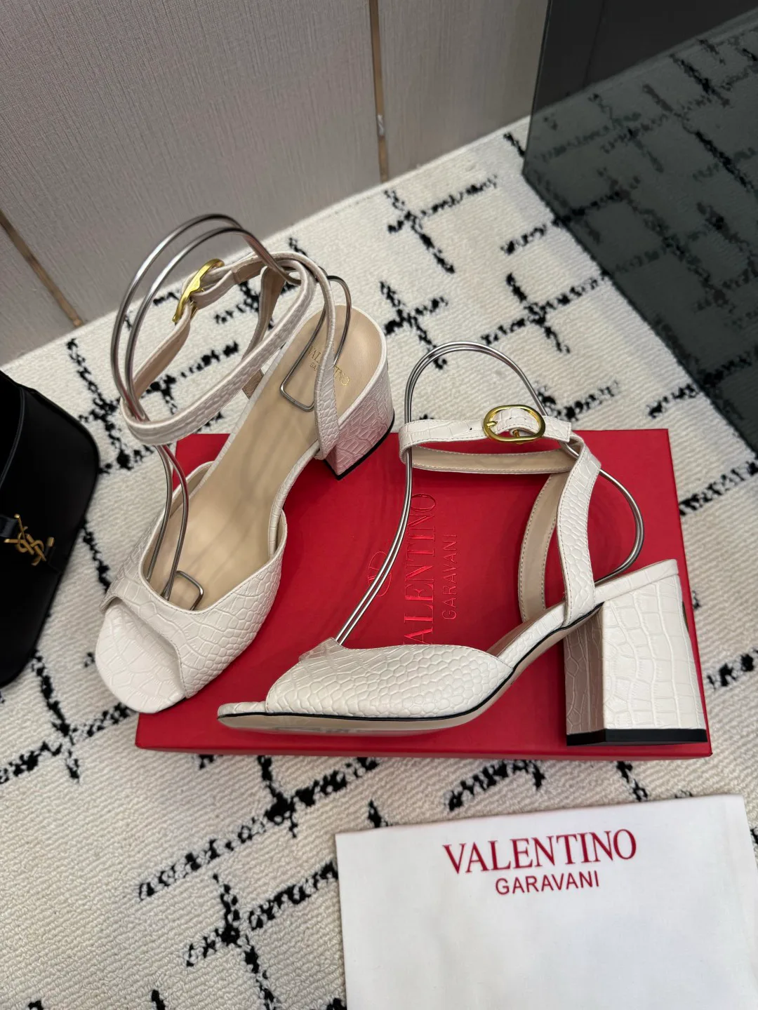 Women's Open-Toe Sandals VALENTINO 18048994