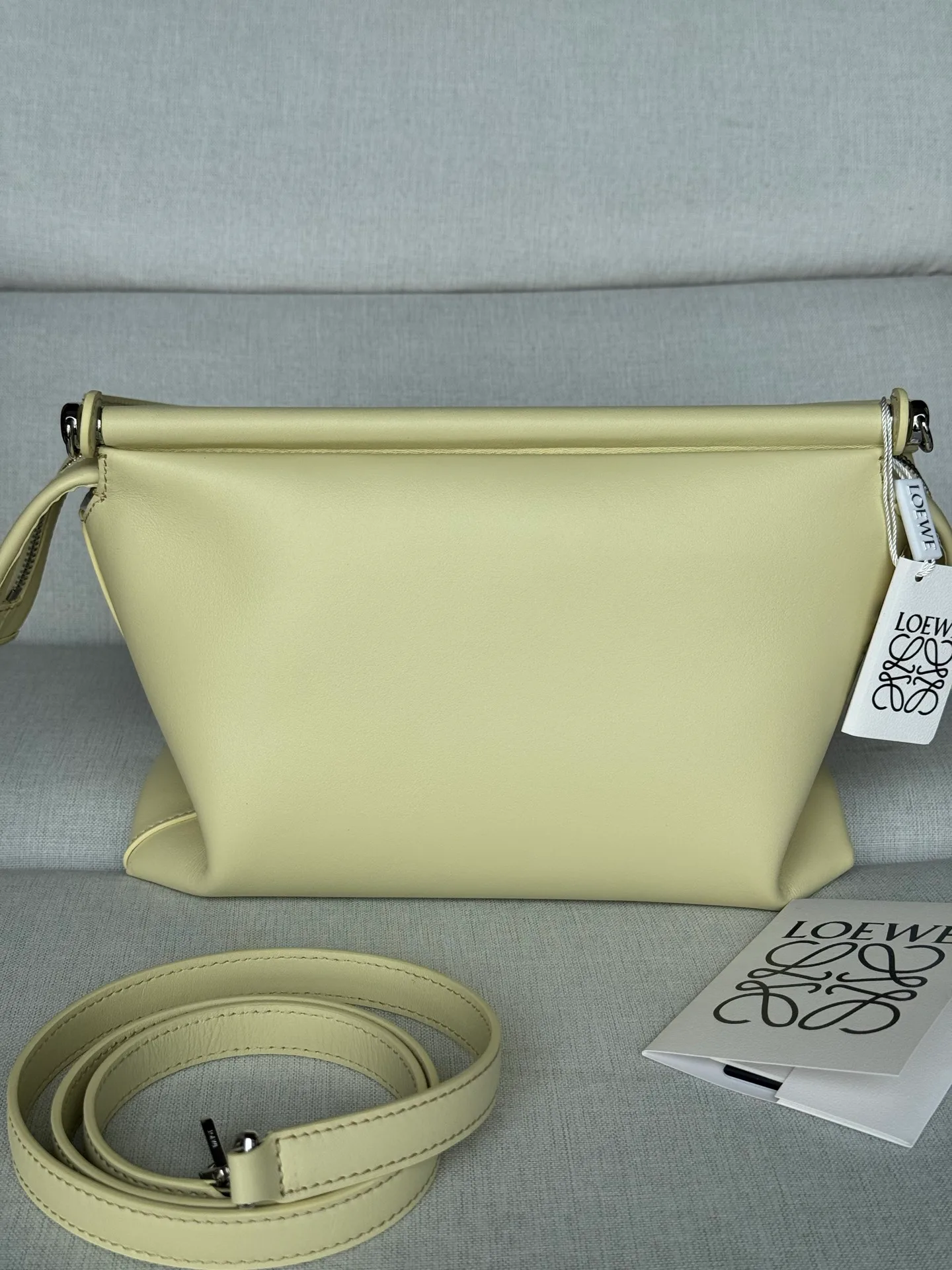 Классические Сумки Женские Loewe 18684087