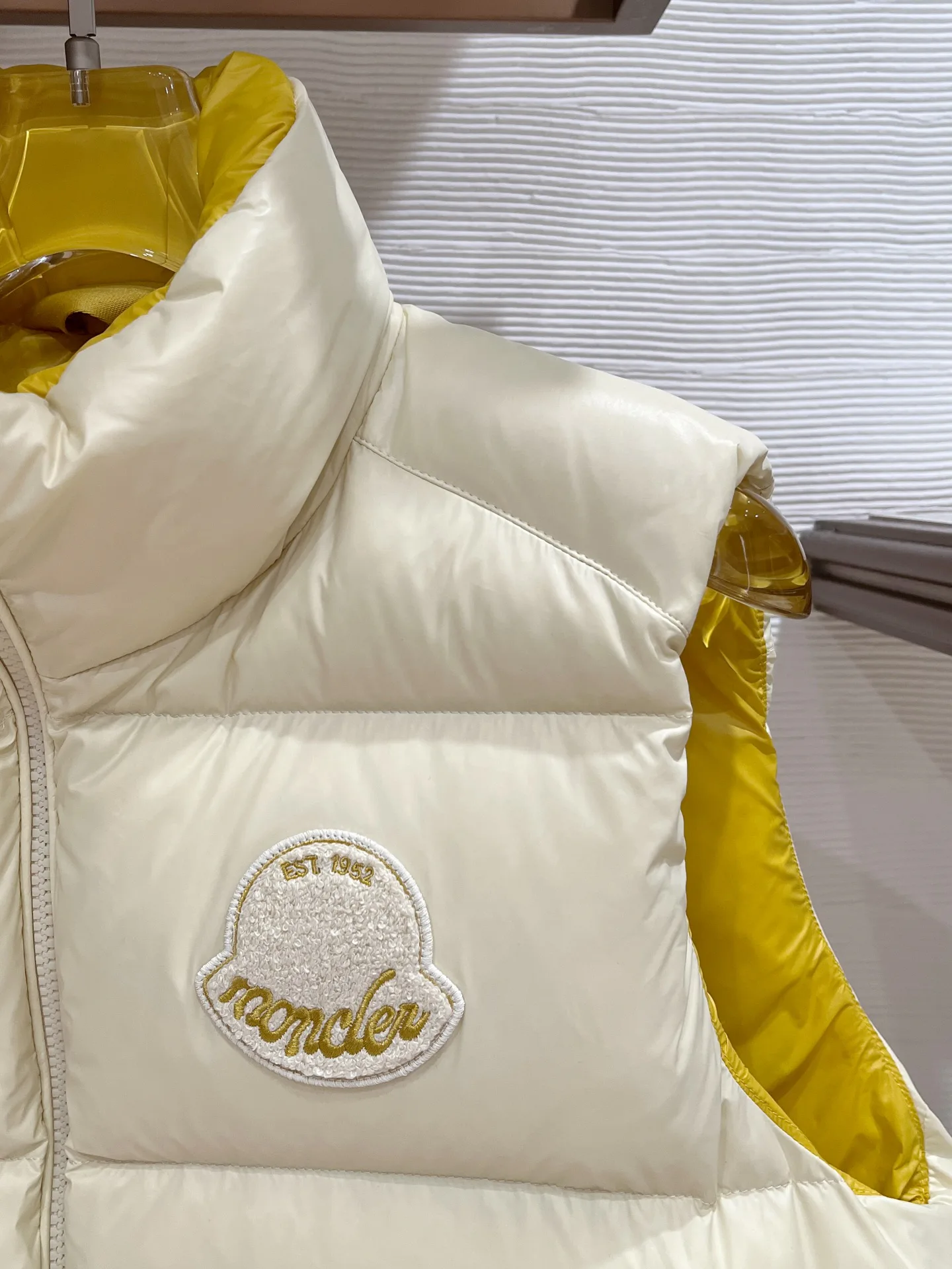 Жилеты Мужские Moncler 18639721