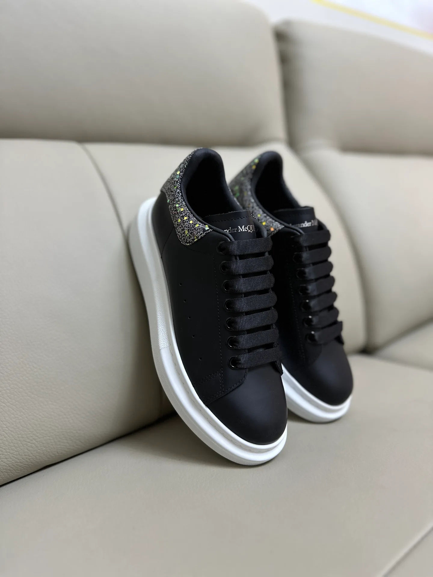 Кроссовки Женские Alexander Mcqueen 18616786