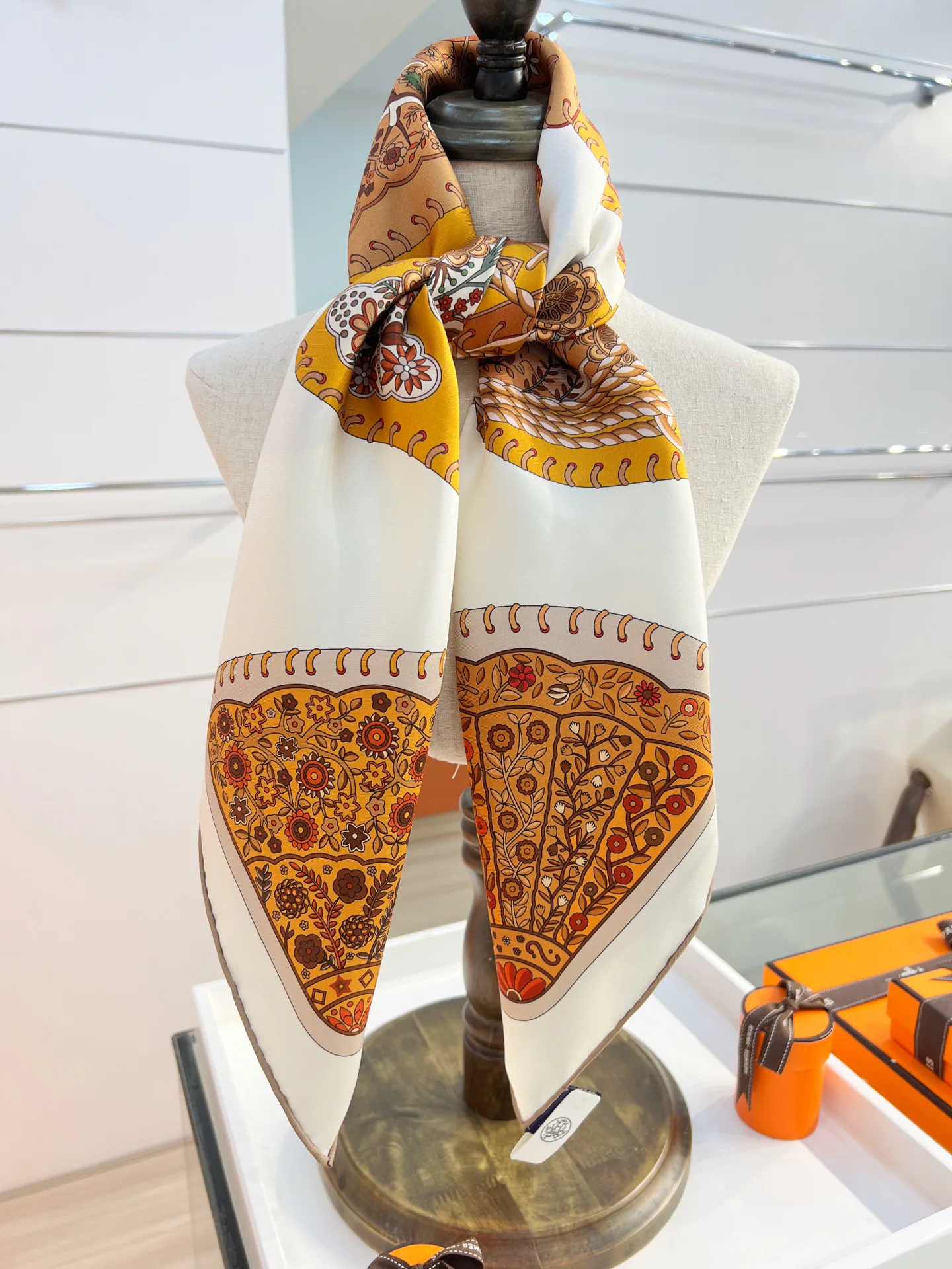 Silk Scarves HERMES 18220200