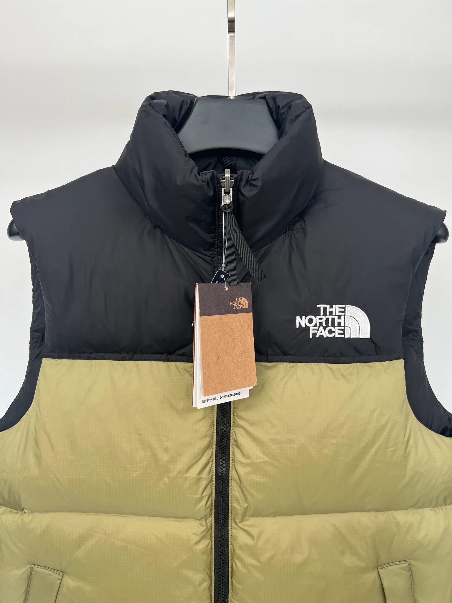 Women's Vests THE NORTH FACE 18416024