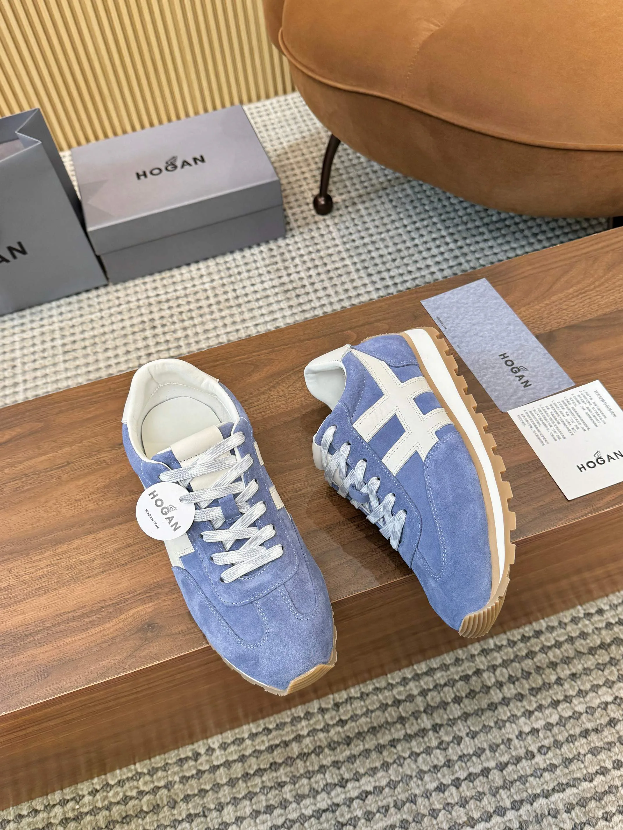 Women's Sneakers HOGAN 17827634