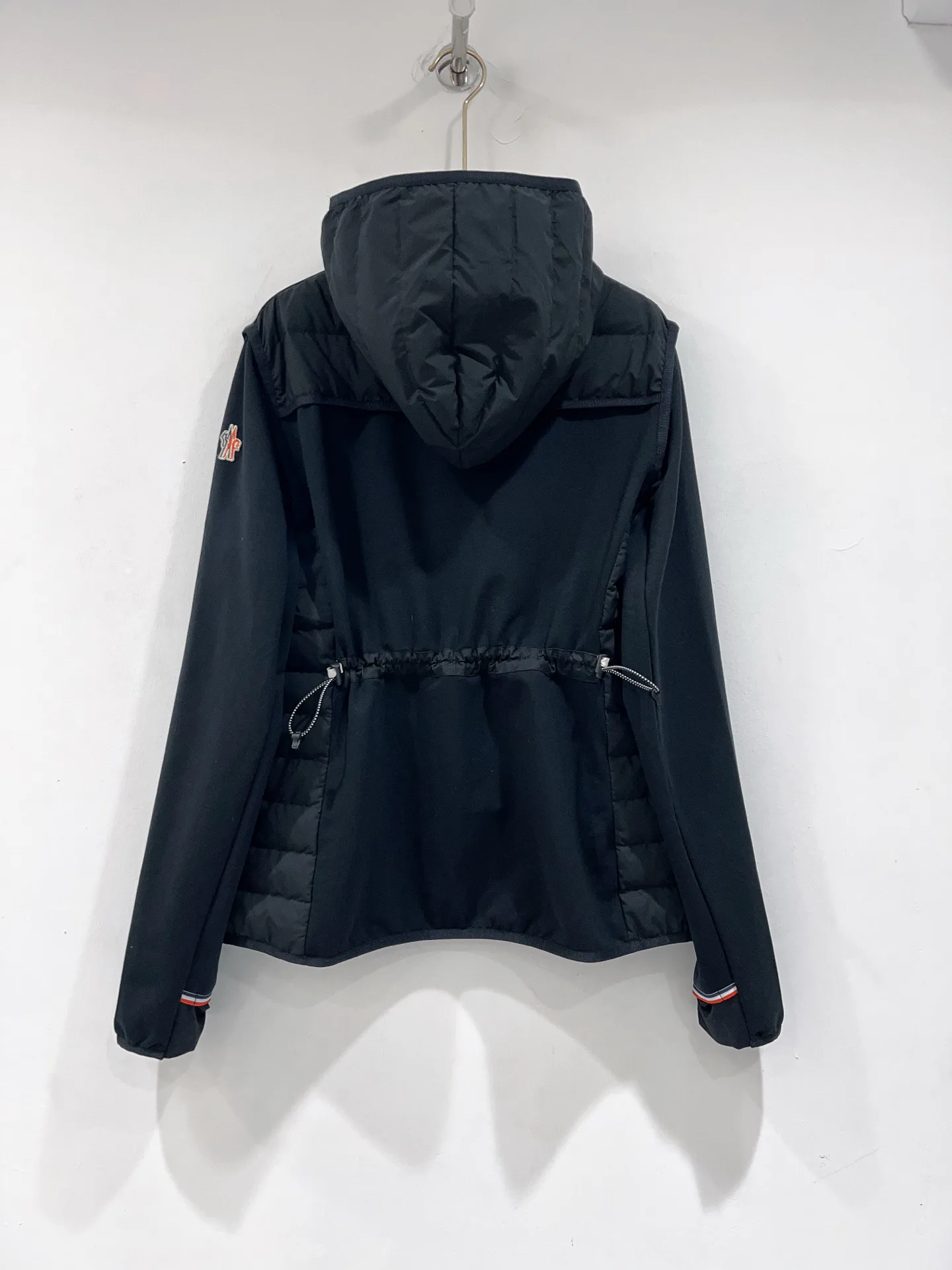 Women's Jackets And Down Jackets MONCLER 18368415