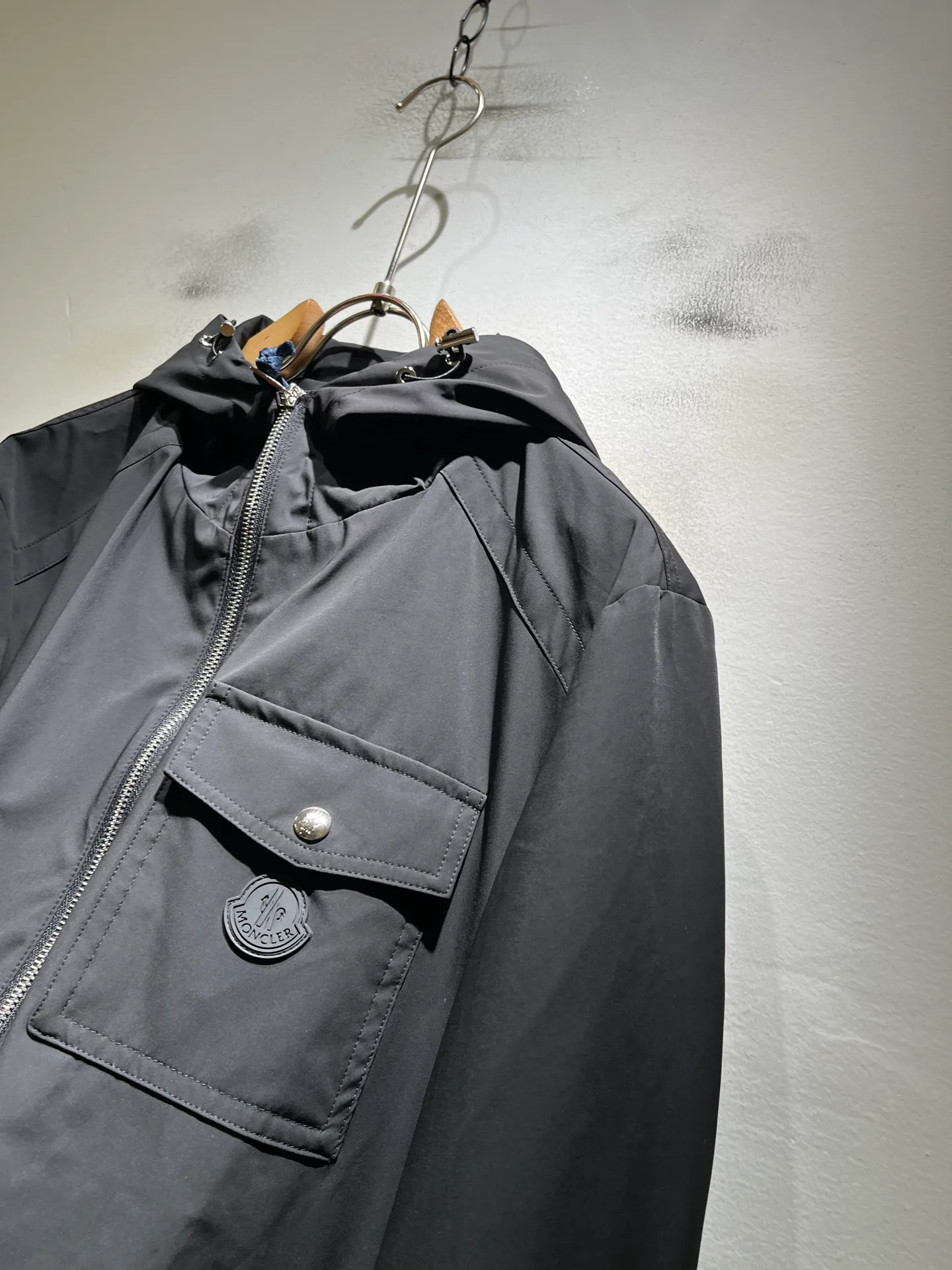 Men's Jackets And Down Jackets MONCLER 18495700