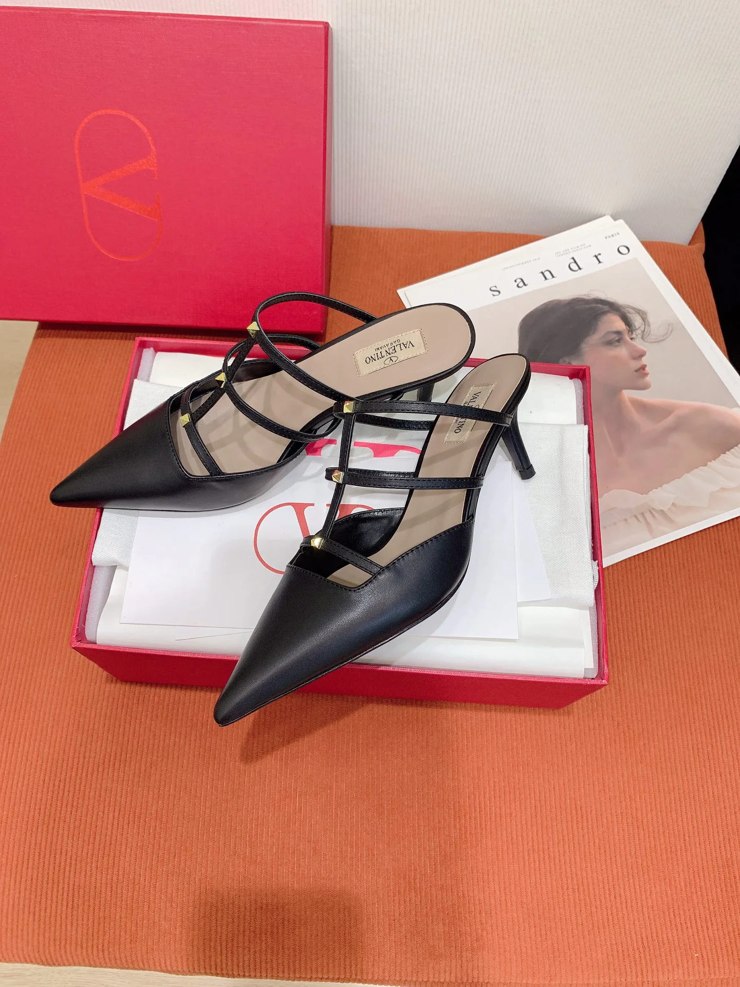 Women's Mules And Clogs VALENTINO 17963053