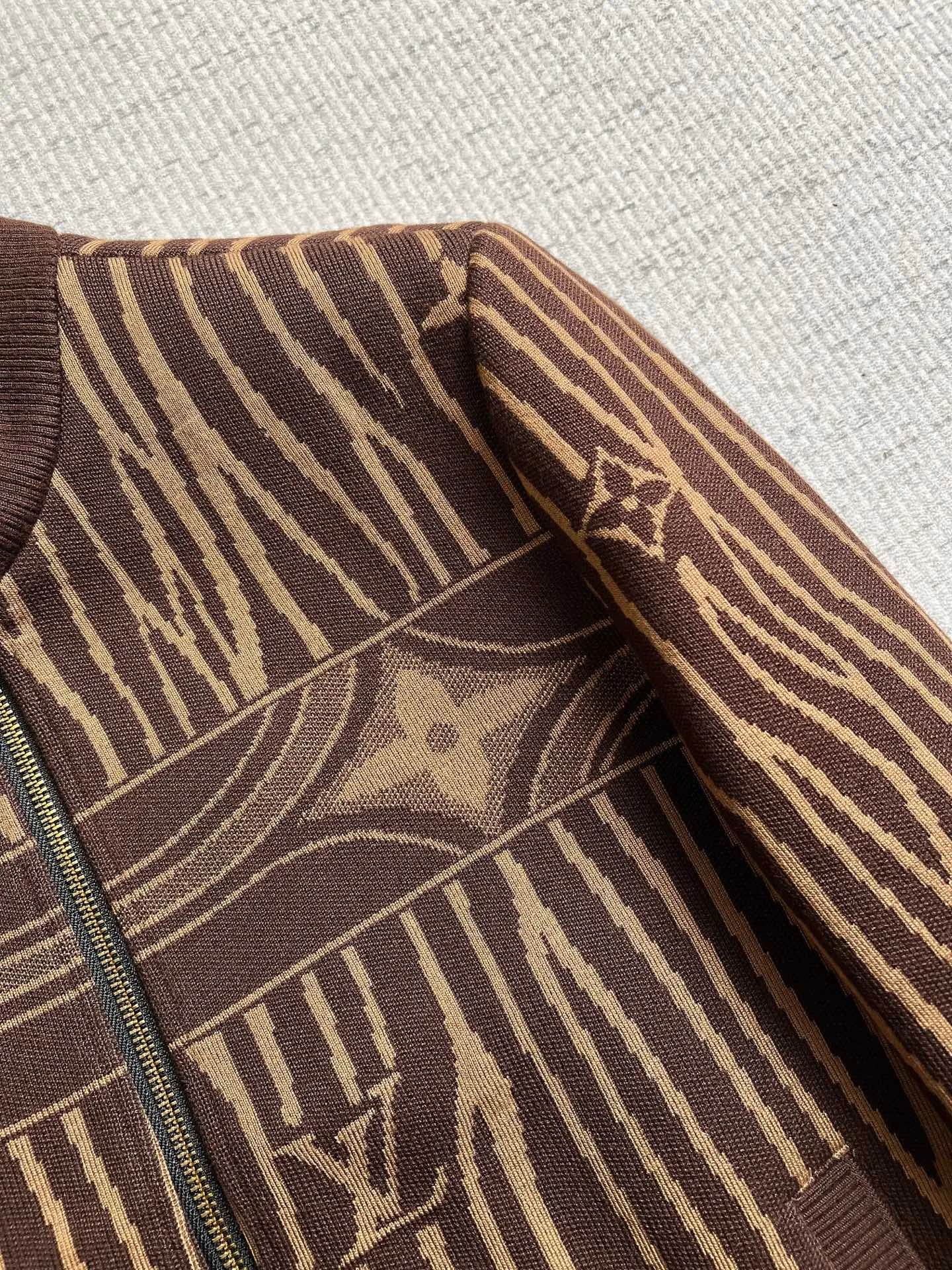Men's Jackets And Down Jackets LOUIS VUITTON 18098409