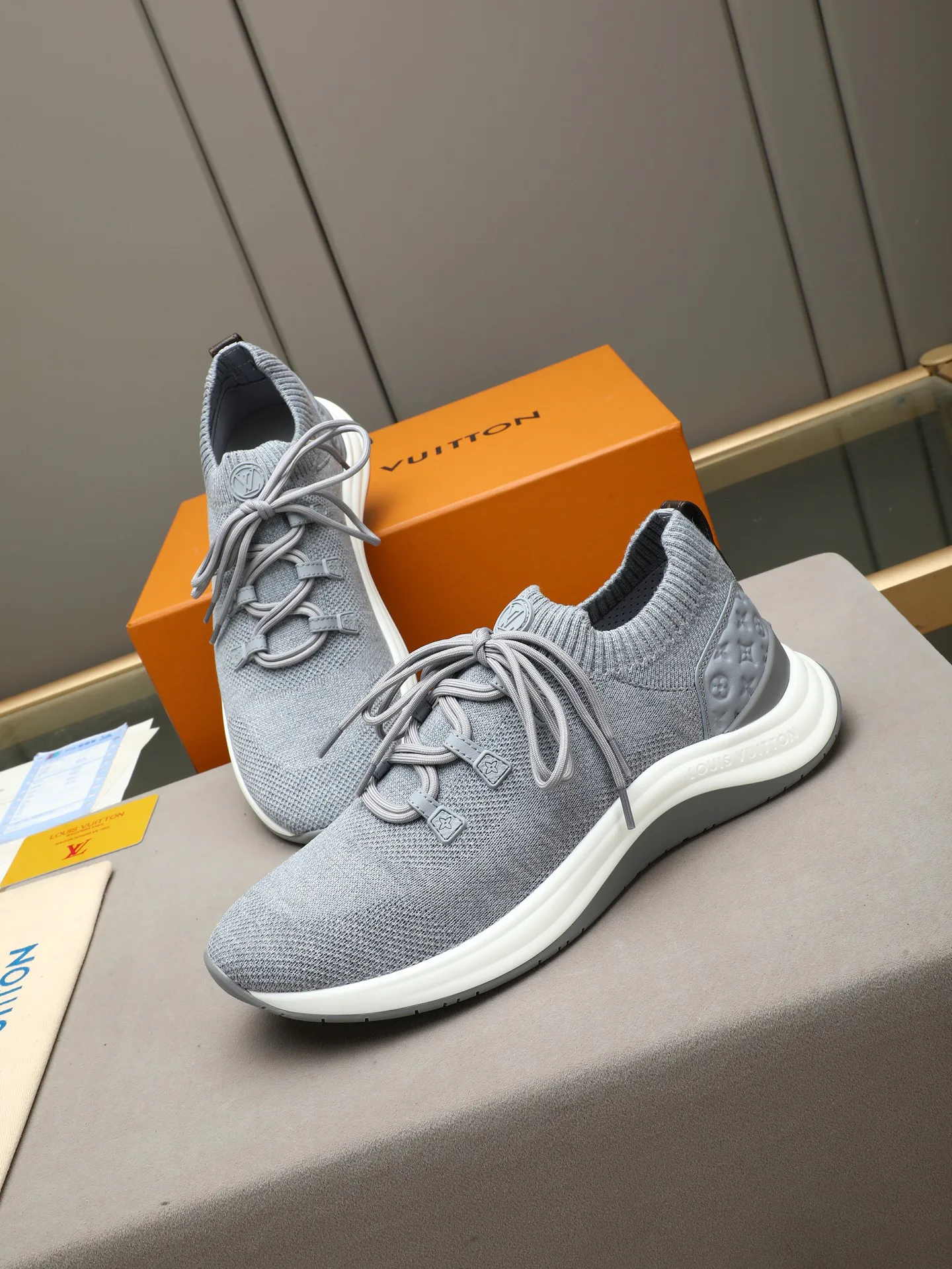 Women's Sneakers LOUIS VUITTON 17947271