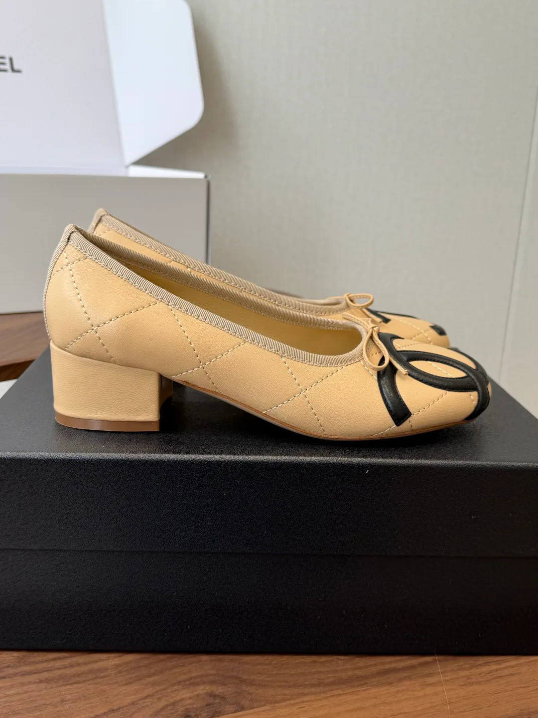 Women's Ballet Flats CHANEL 17599631