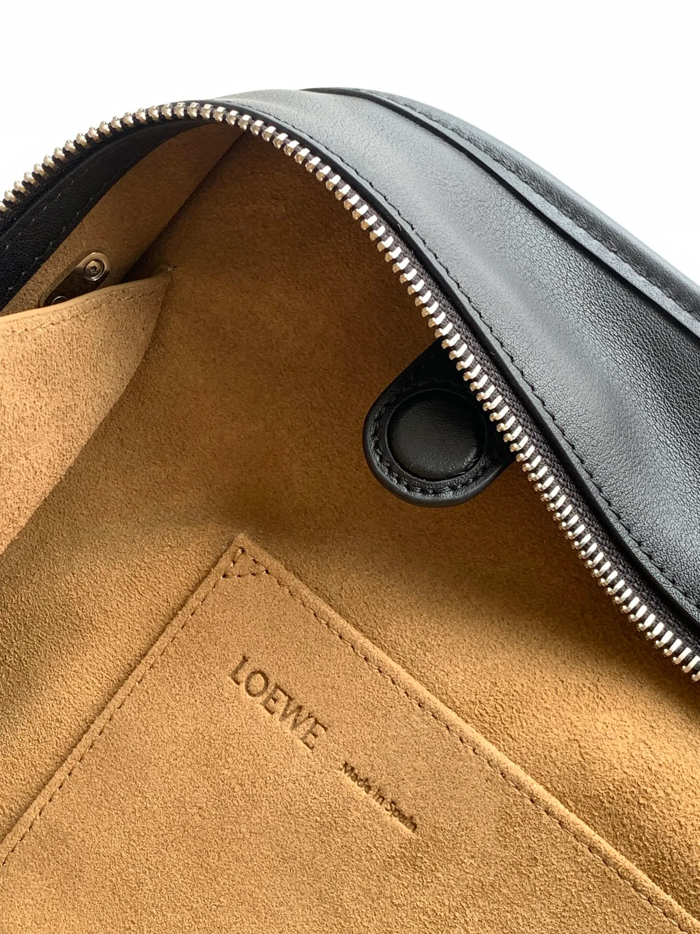 Women's Classic Handbags LOEWE 18326760
