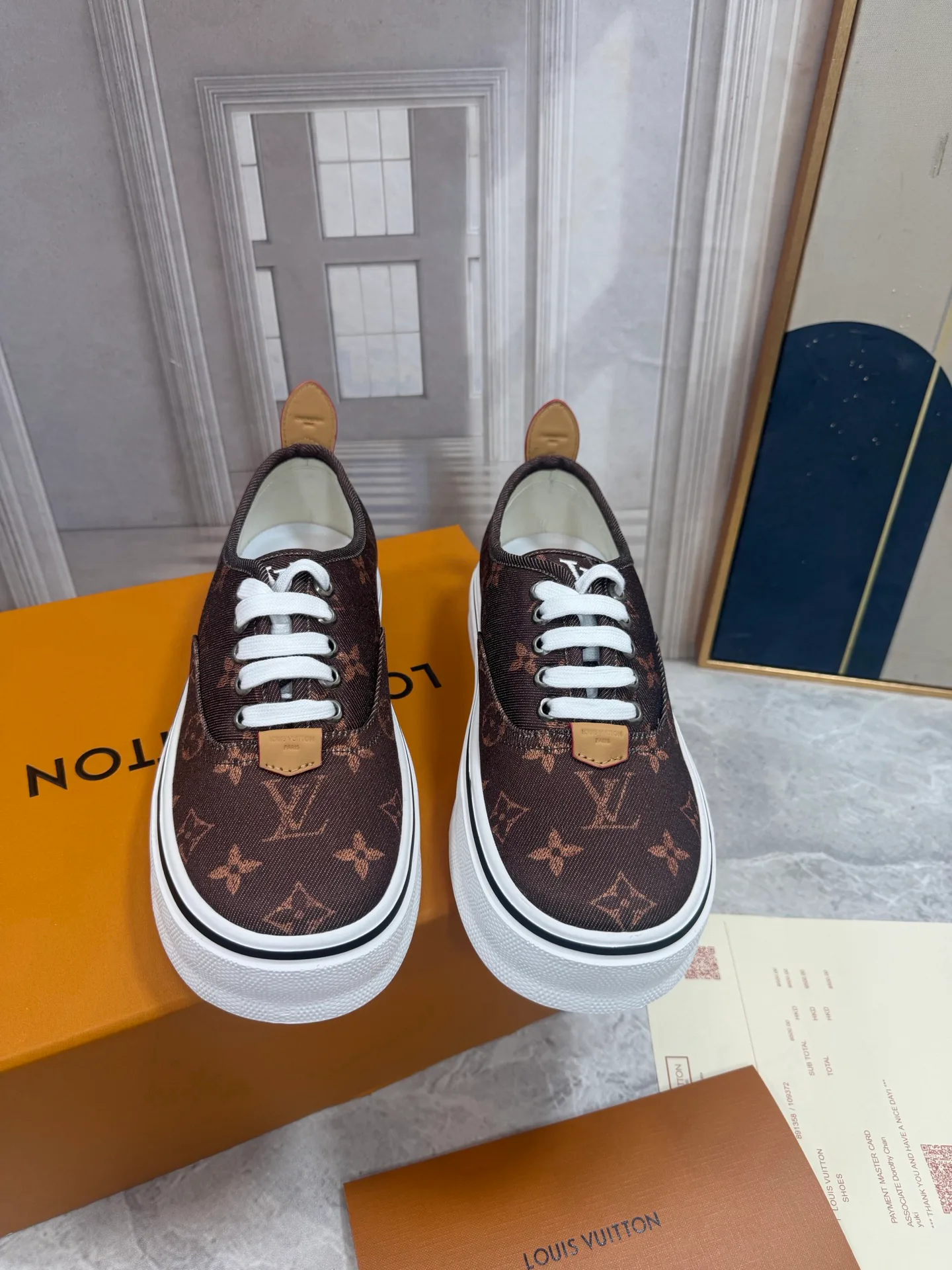 Men's Sneakers LOUIS VUITTON 18190082