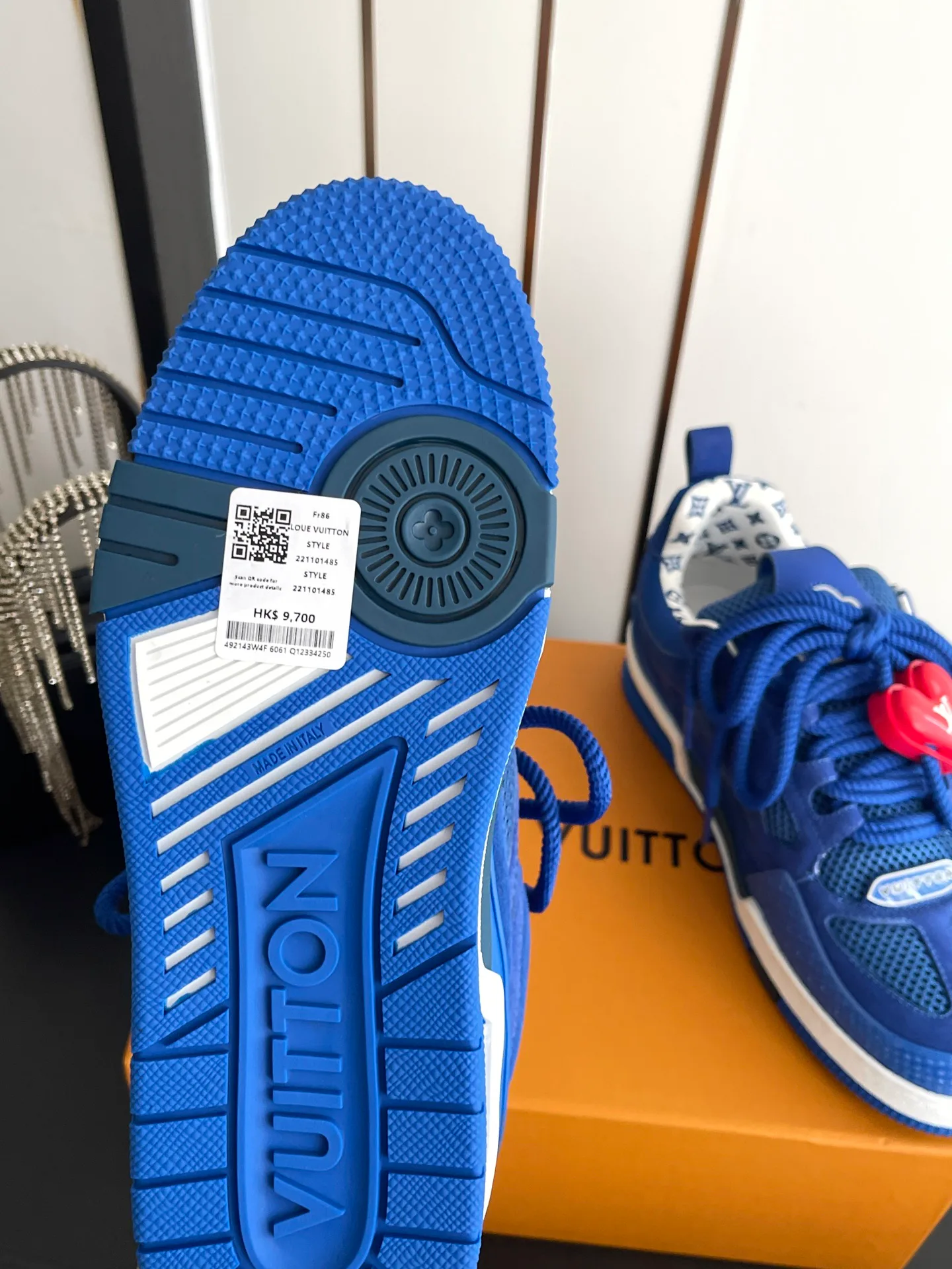 Men's Sneakers LOUIS VUITTON 17554386