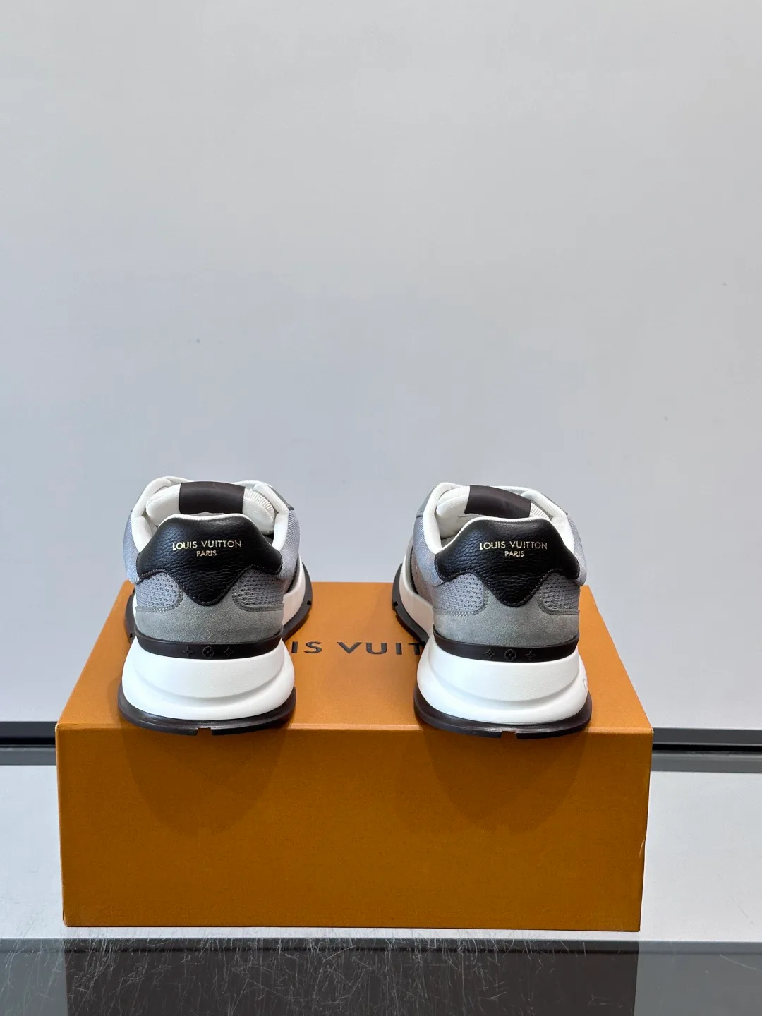 Men's Sneakers LOUIS VUITTON 17897385