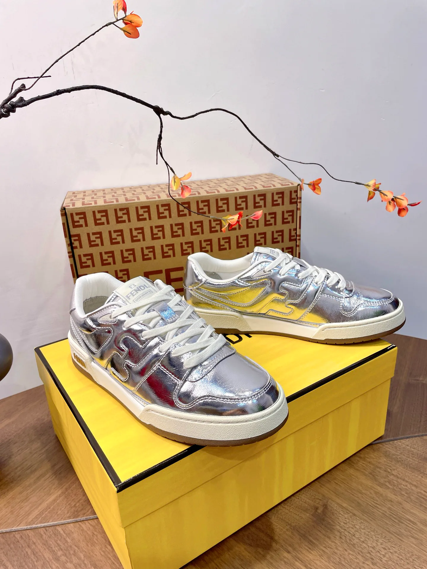 Women's Sneakers FENDI 17957326