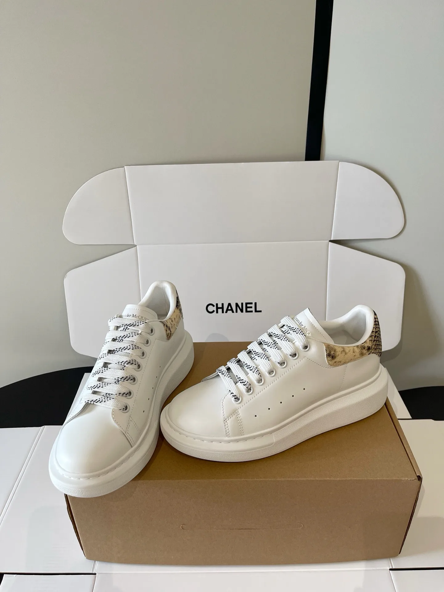 Women's Sneakers ALEXANDER MCQUEEN 17898872