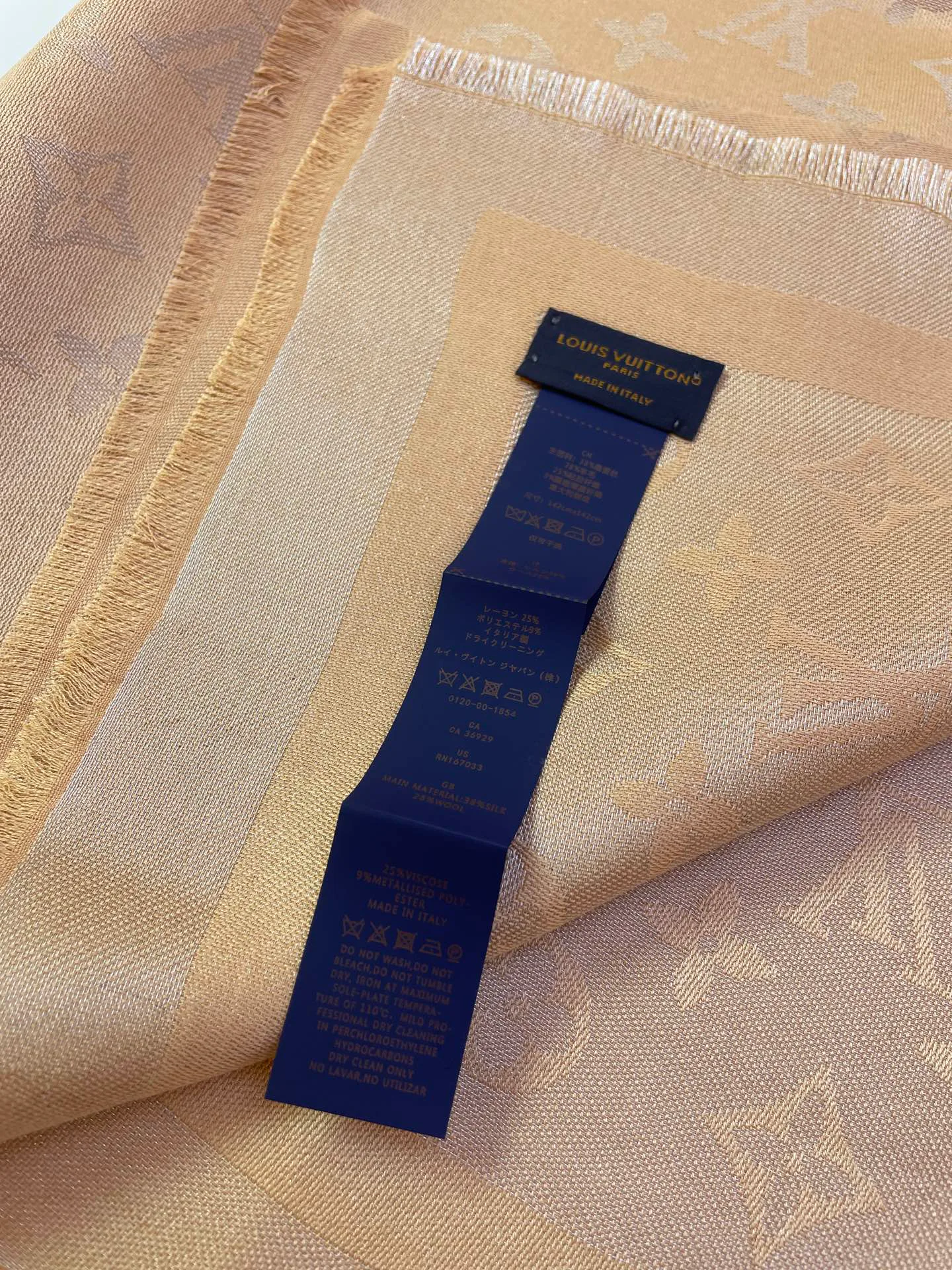 Scarves LOUIS VUITTON 17898730
