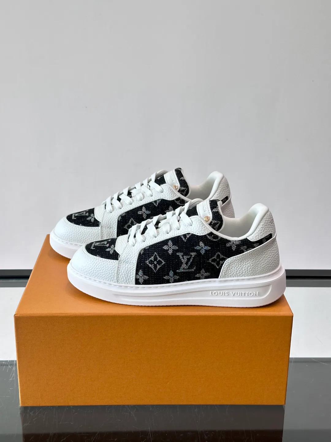 Men's Sneakers LOUIS VUITTON 17863573