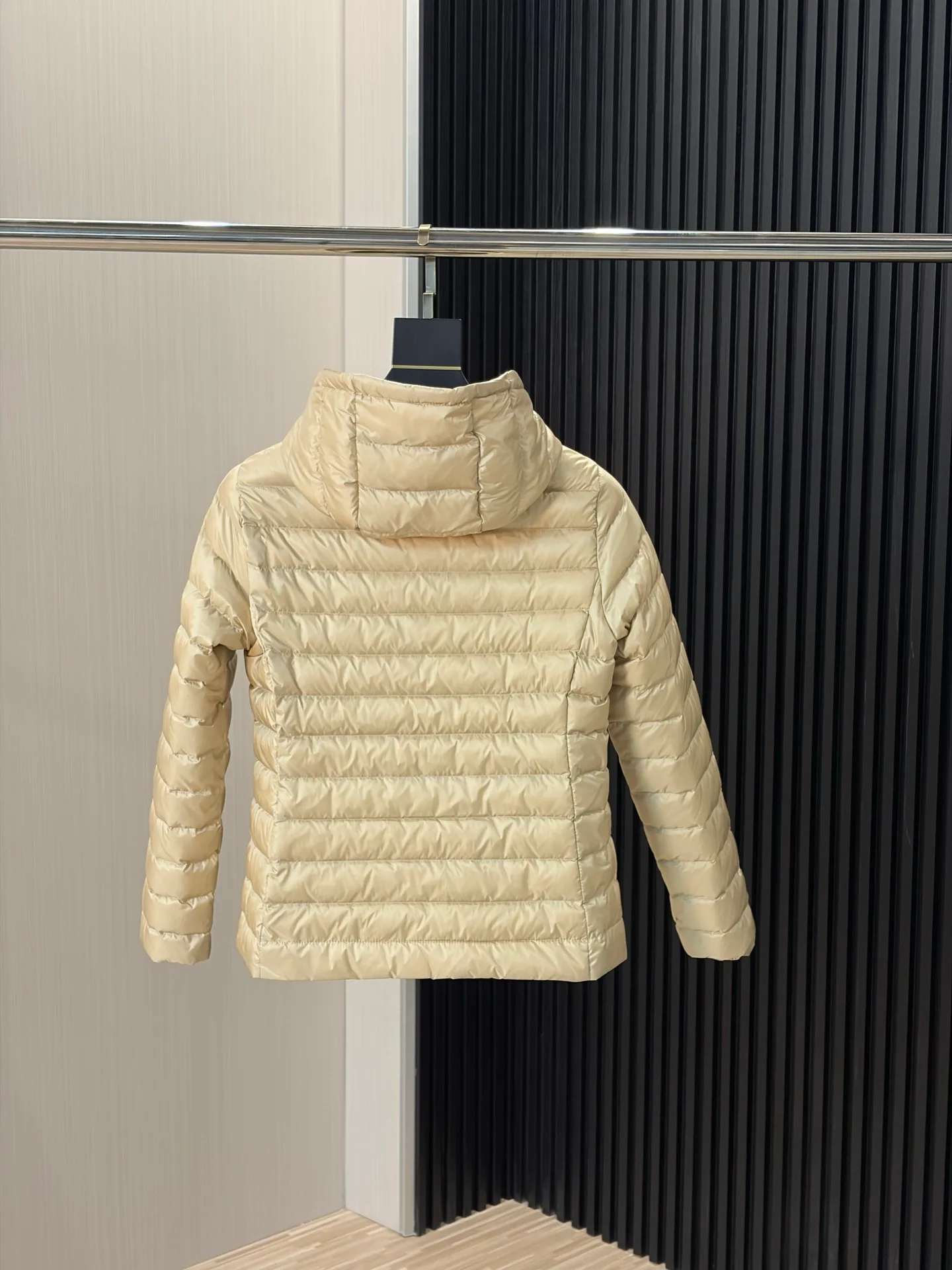 Men's Jackets And Down Jackets MONCLER 18231134