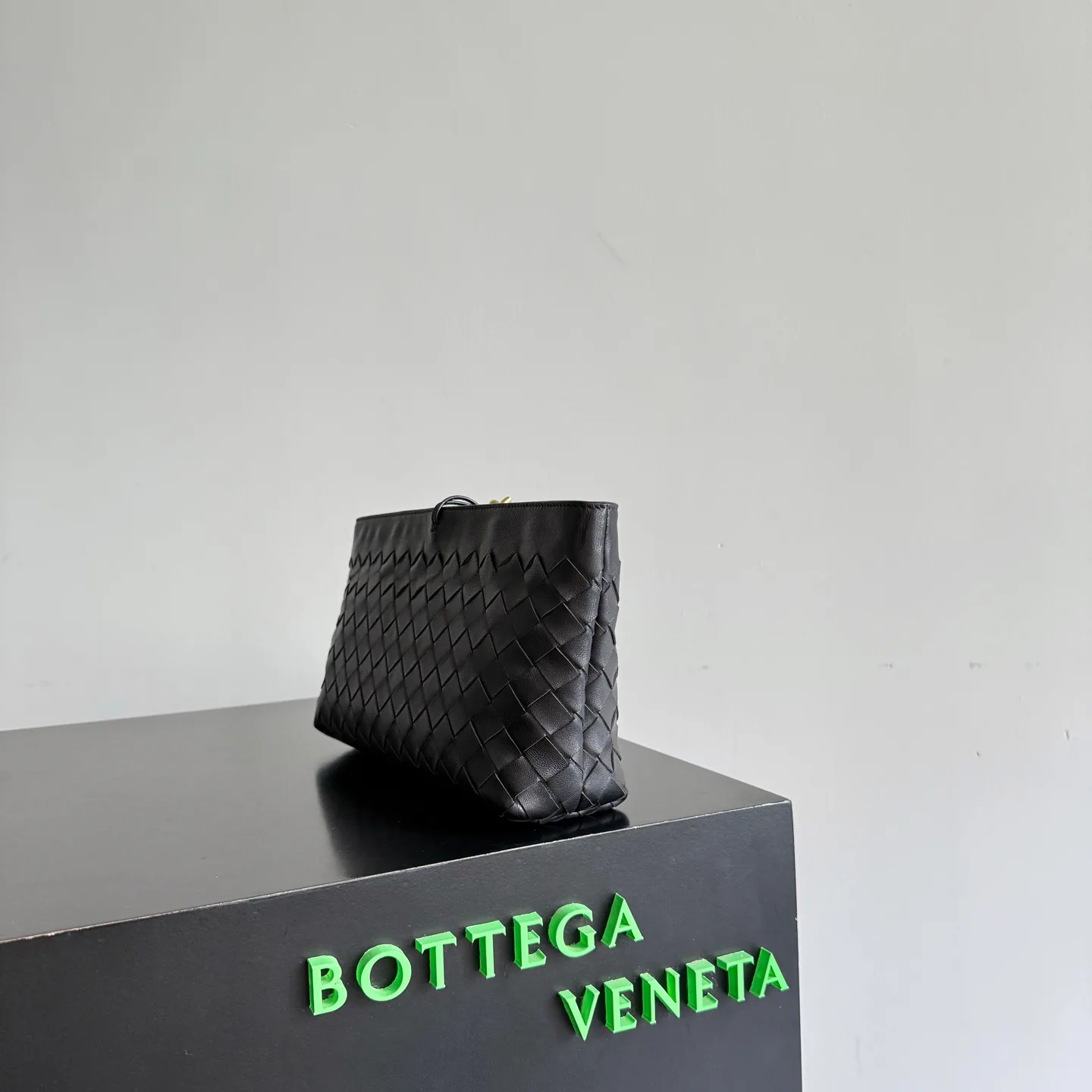 Women's Classic Handbags BOTTEGA VENETA 18321523