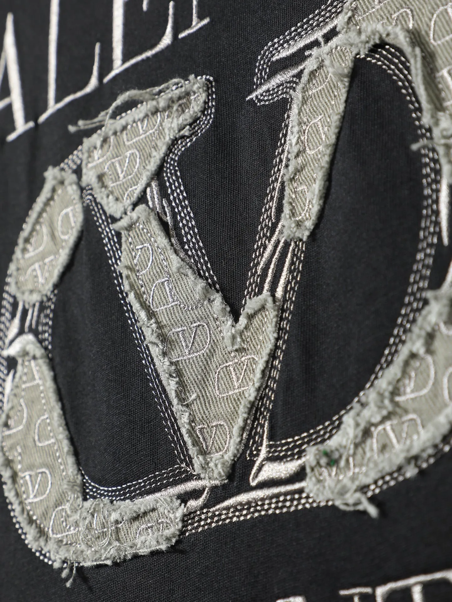 Men's T-Shirts VALENTINO 17843379