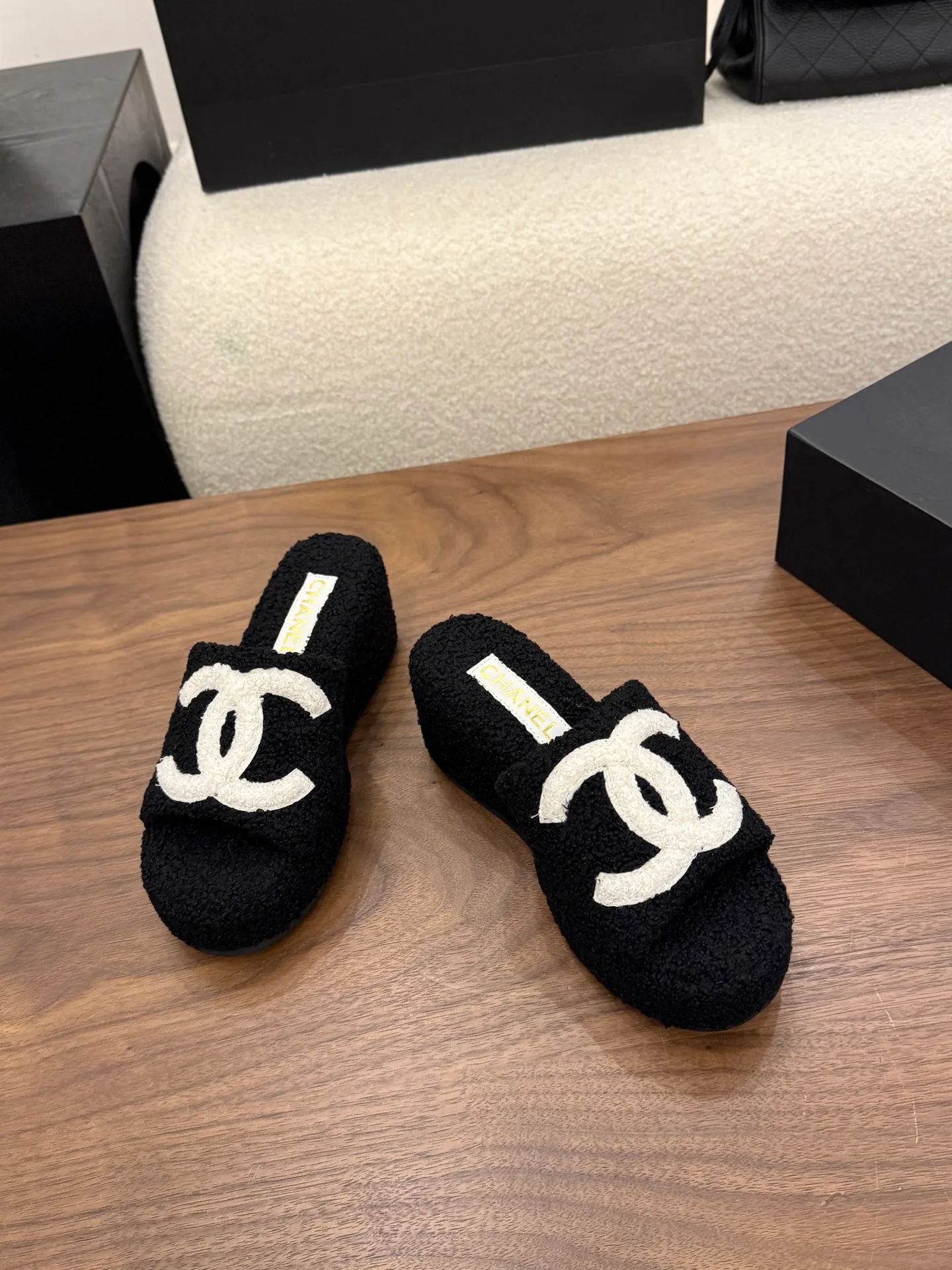 Women's Slippers CHANEL 18440716