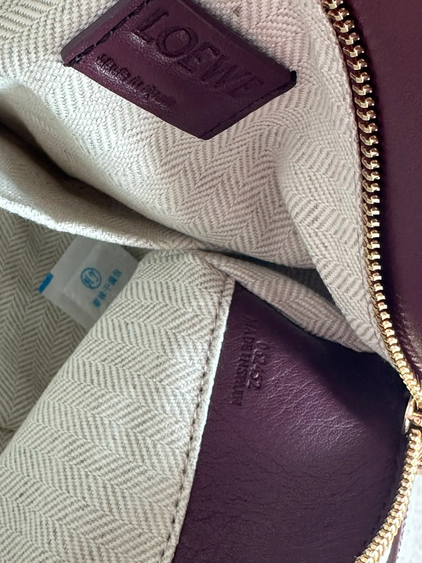 Women's Classic Handbags LOEWE 17839557