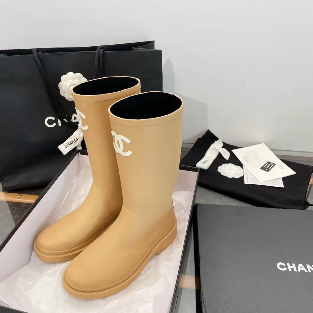Women's Boots CHANEL 18409811