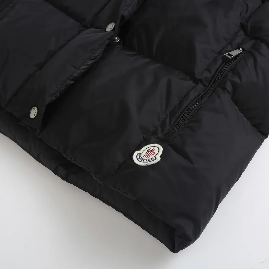 Women's Vests MONCLER 18347402